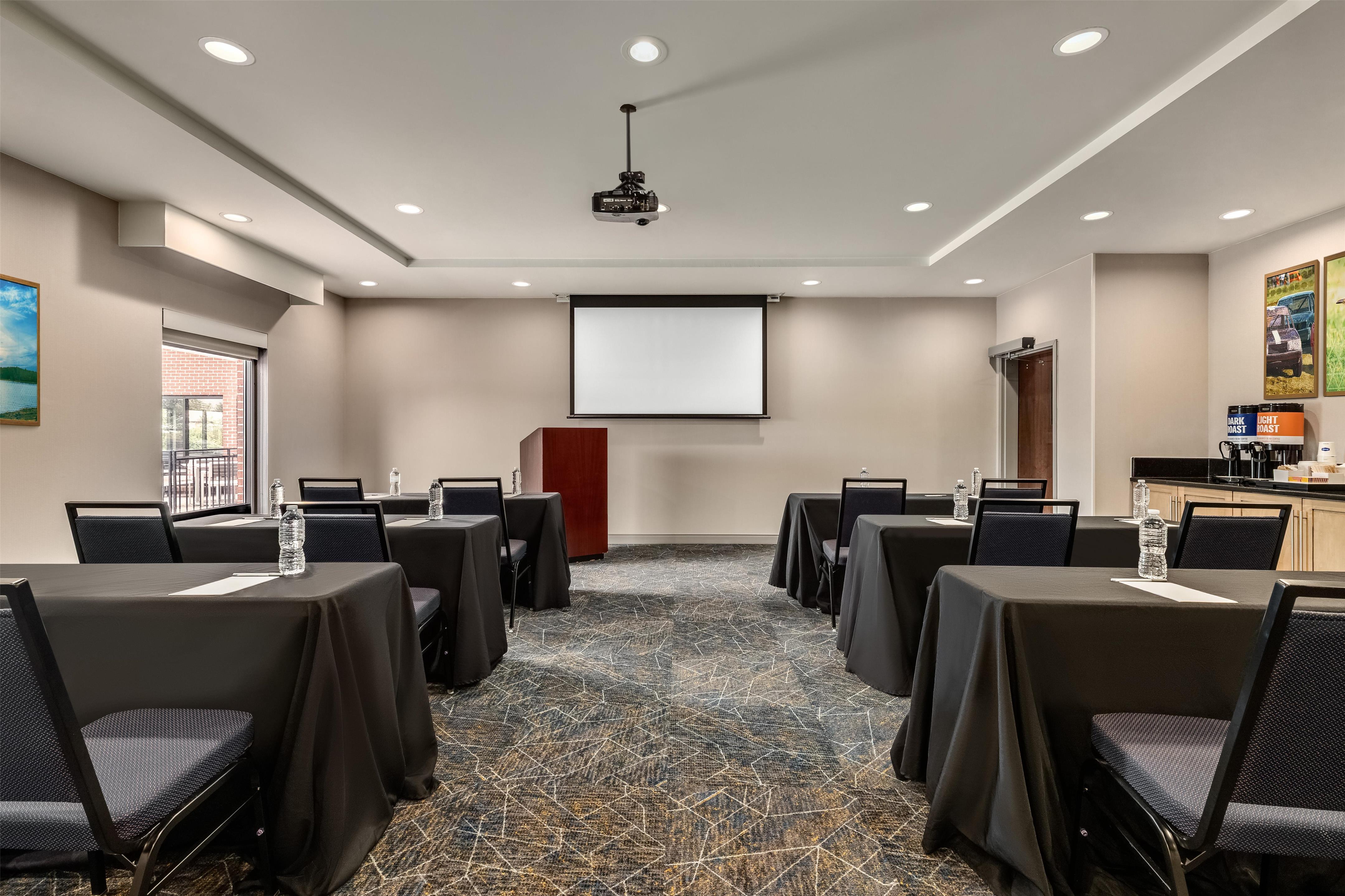 Meeting Room | Hampton Inn & Suites Lavonia
