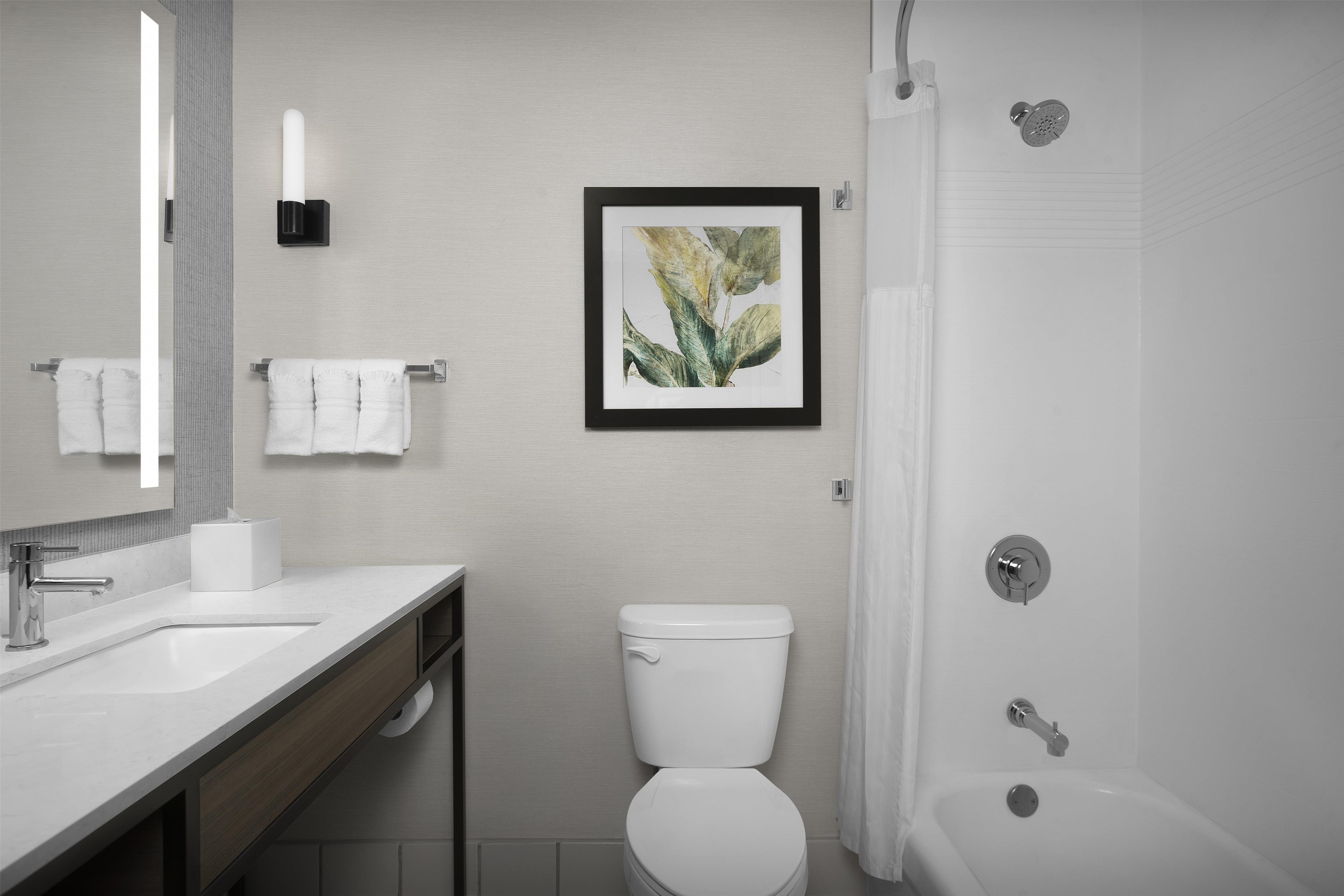 Guest room bath
