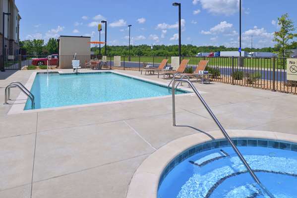 Pool - Hampton Inn & Suites Lonoke - I-40, Exit 175