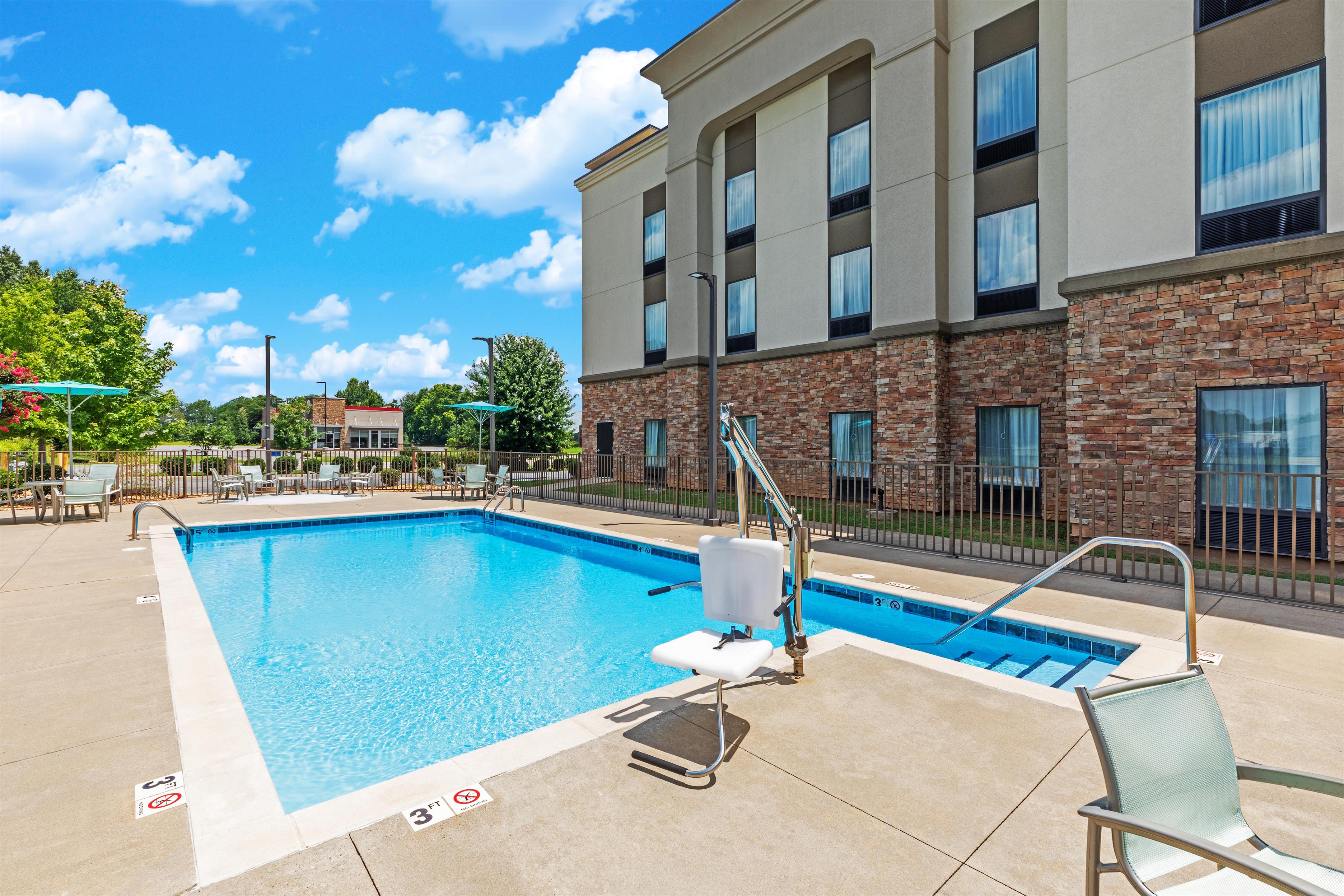 Pool | Hampton Inn & Suites by Hilton Lonoke