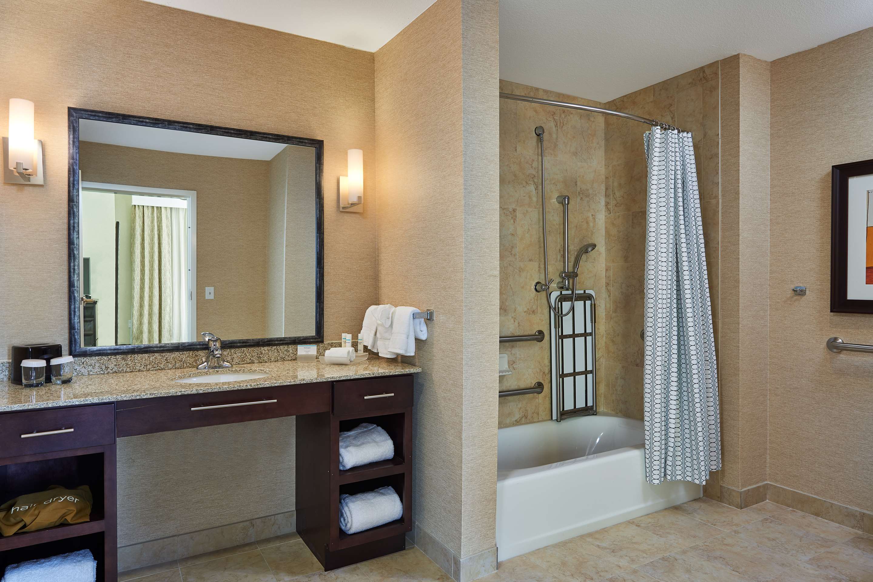 Guest room bath