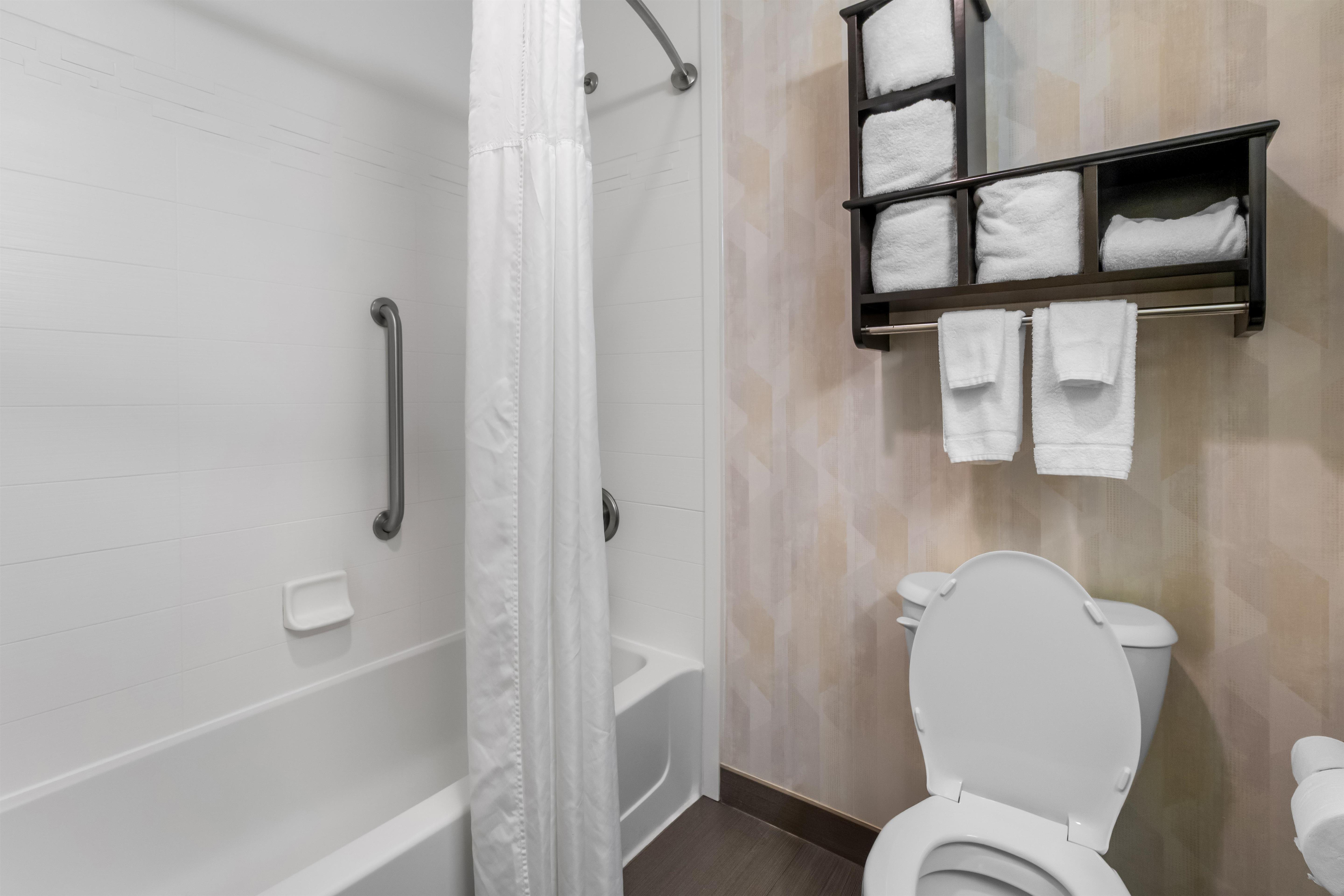 Hampton Inn Marion Room Type - 2 QUEENS W FRIDGE NOSMOK