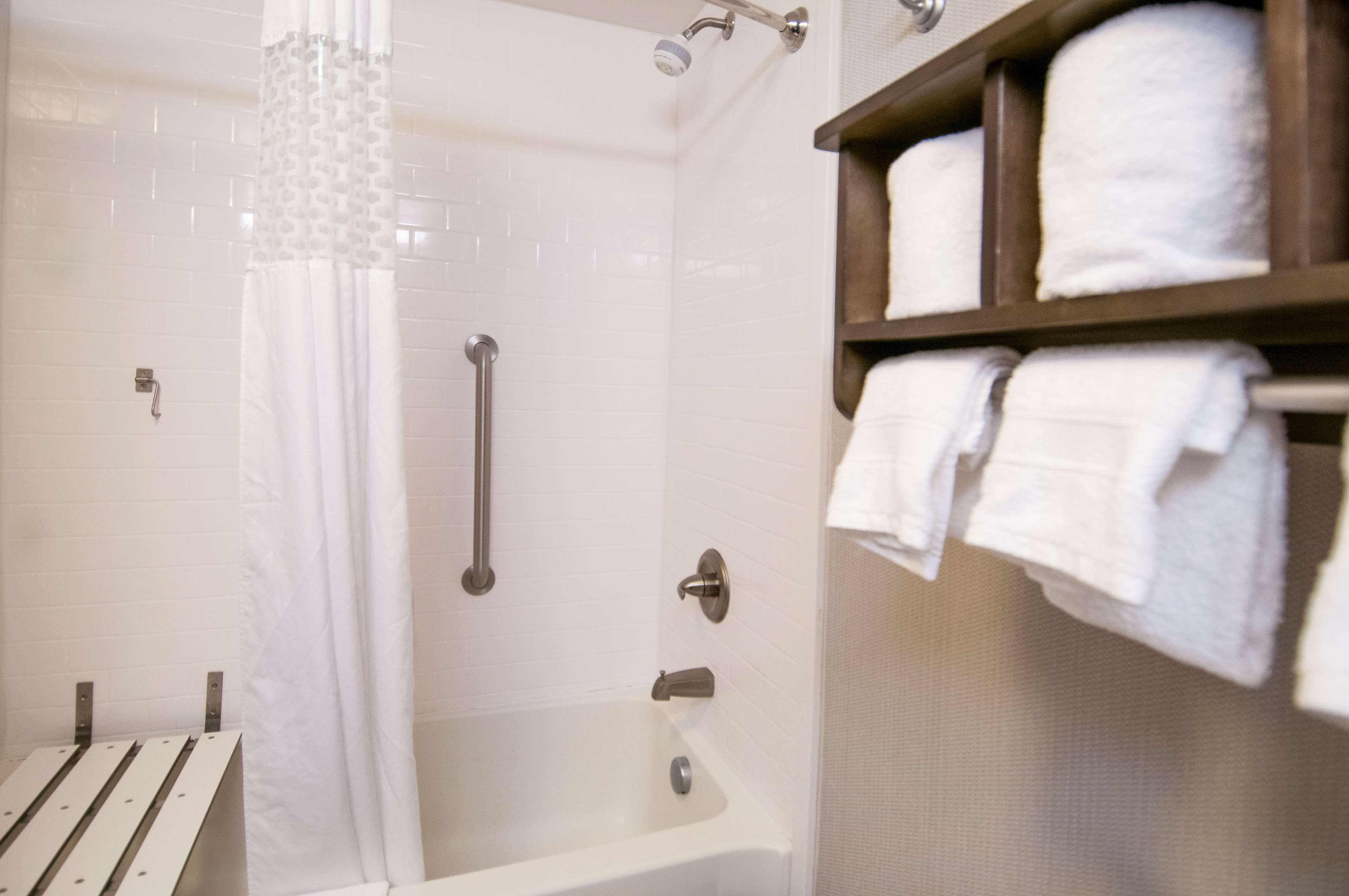 Hampton Inn Hernando - Tap to explore photos