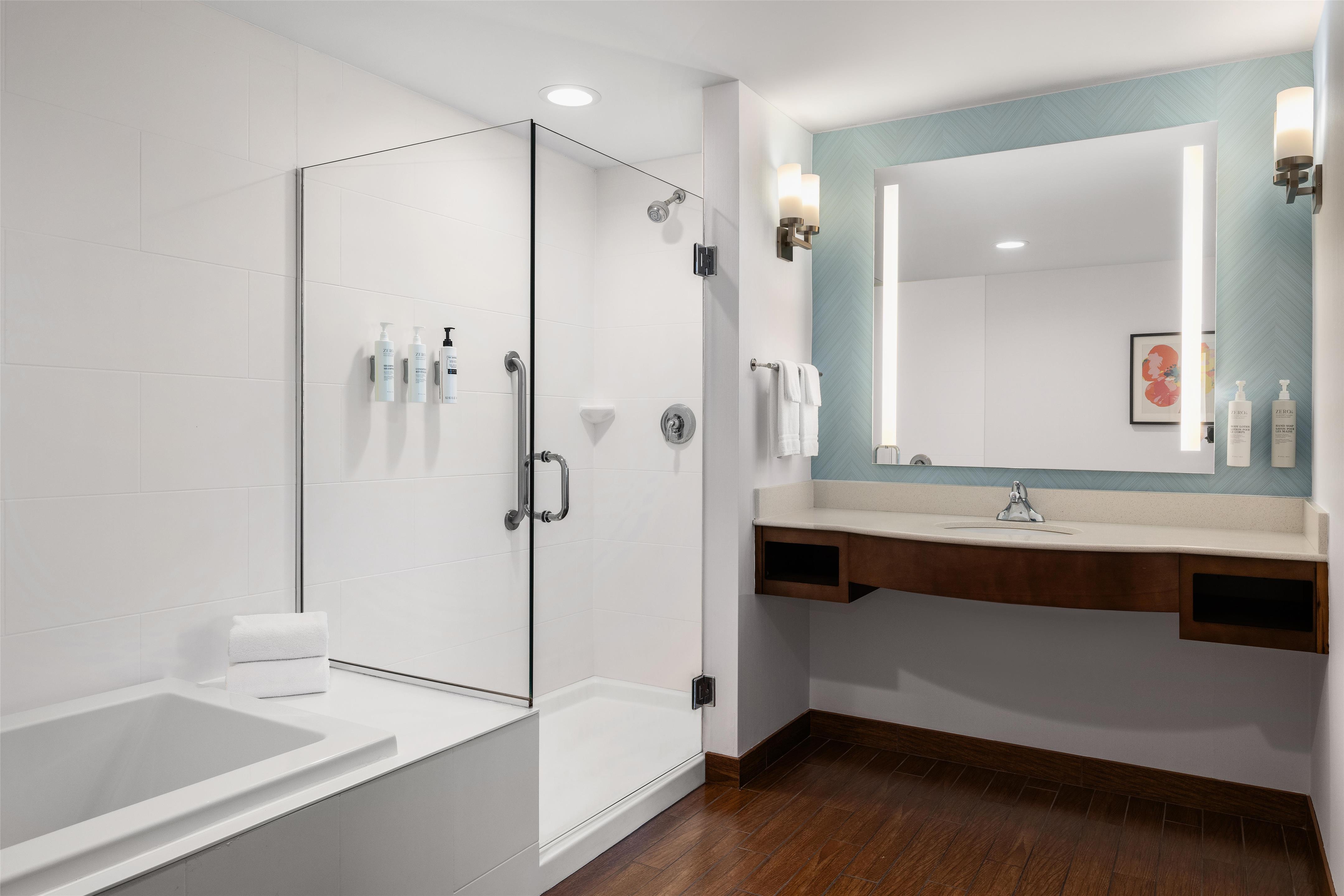 Guest room bath