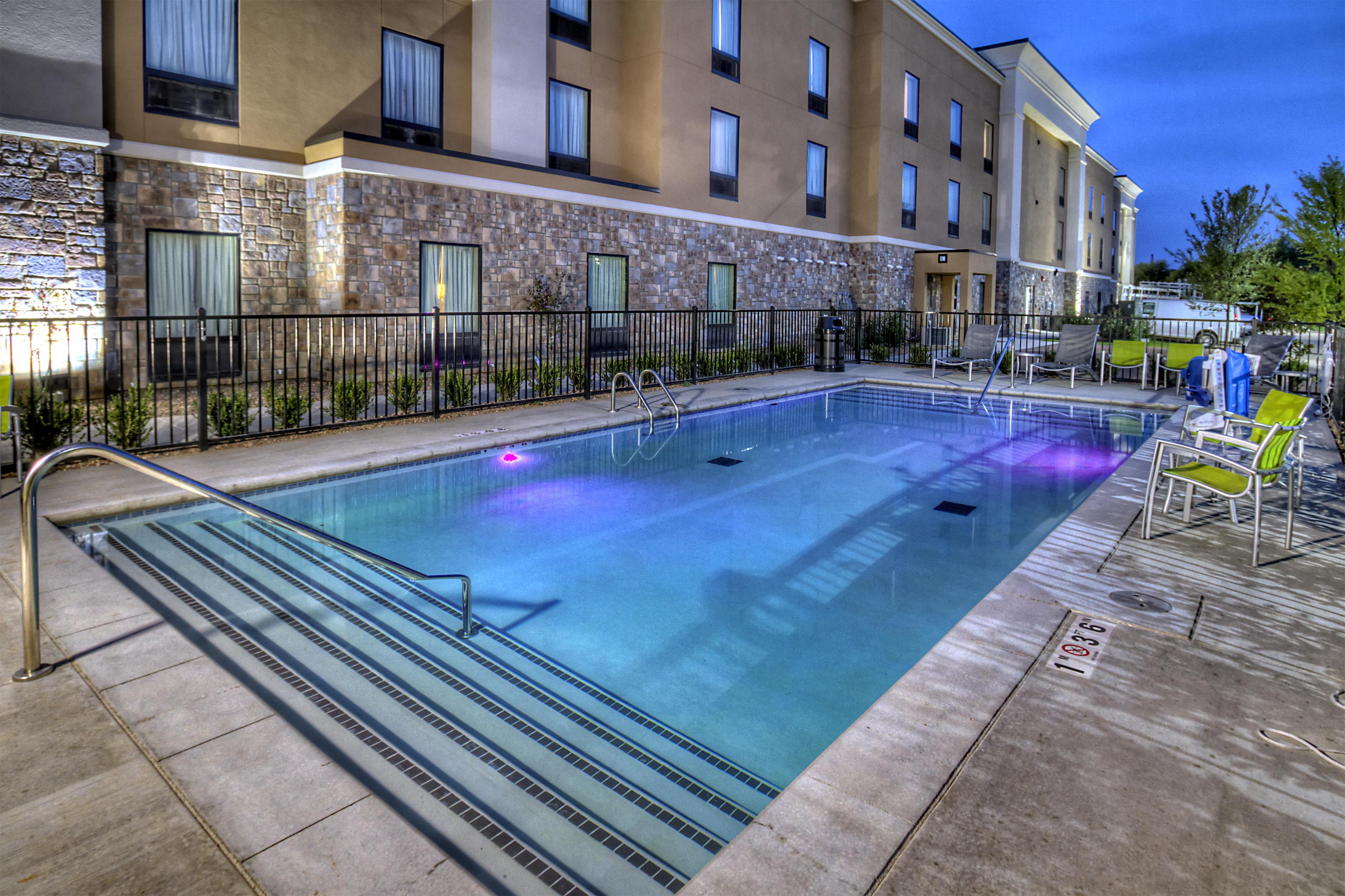 Pool | Hampton Inn & Suites Ada