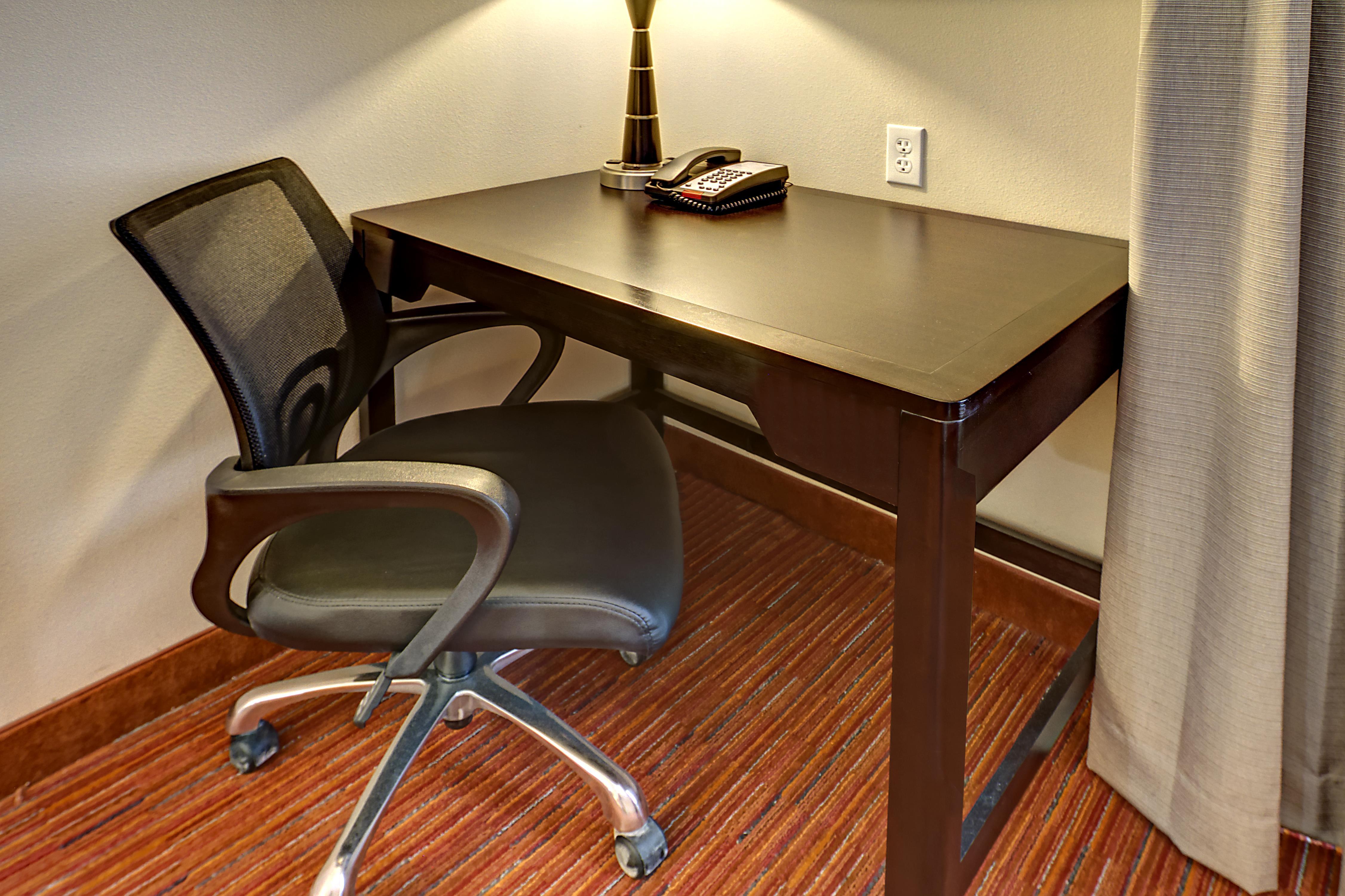 Hampton Inn & Suites by Hilton Ada Room Type - 1KN MOB HEA ACC RIS STU NS