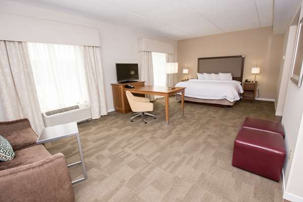  - Hampton Inn & Suites Harmarville - I-76, Exit 48