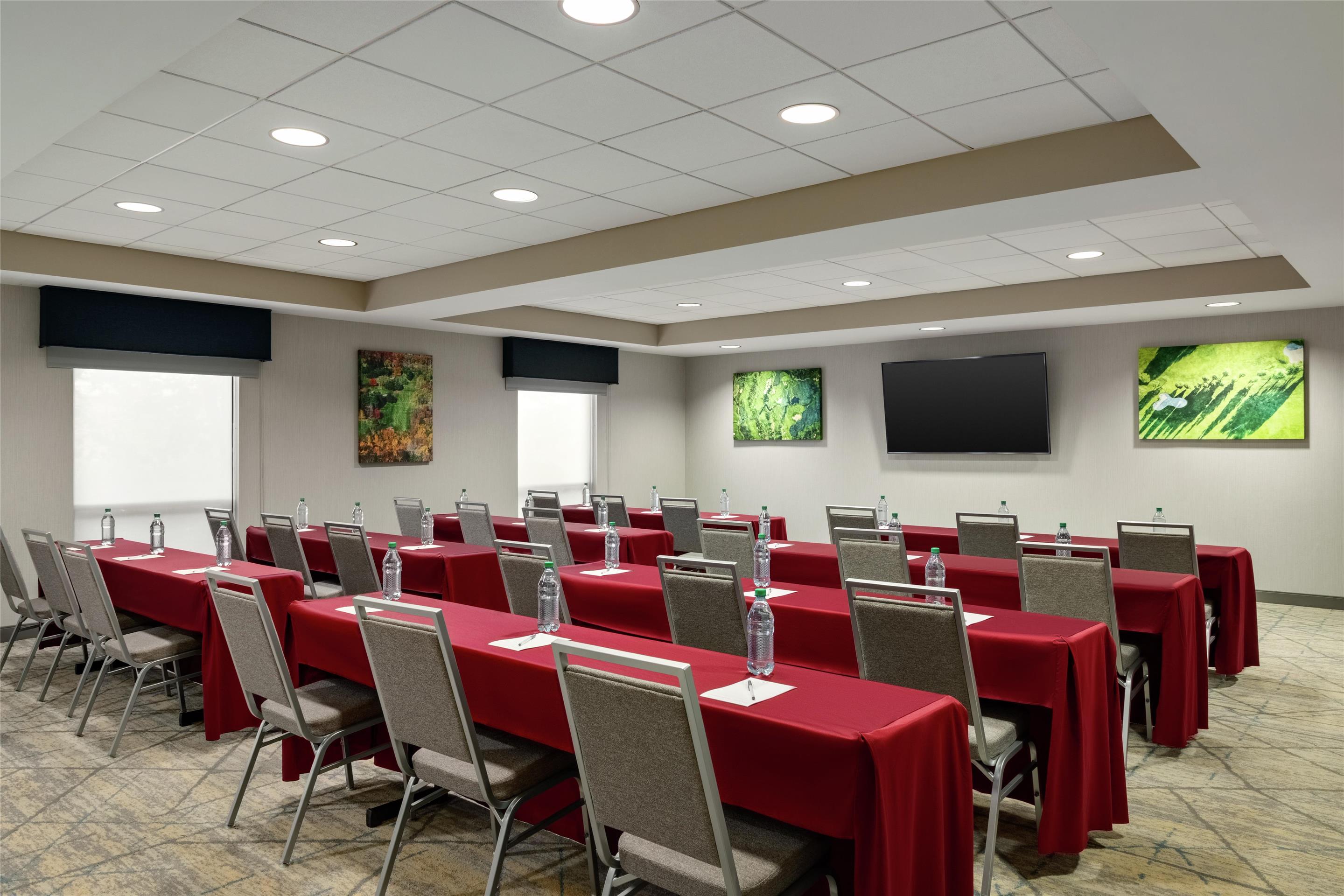 Meeting Room | Hampton Inn & Suites Pittsburgh/Harmarville