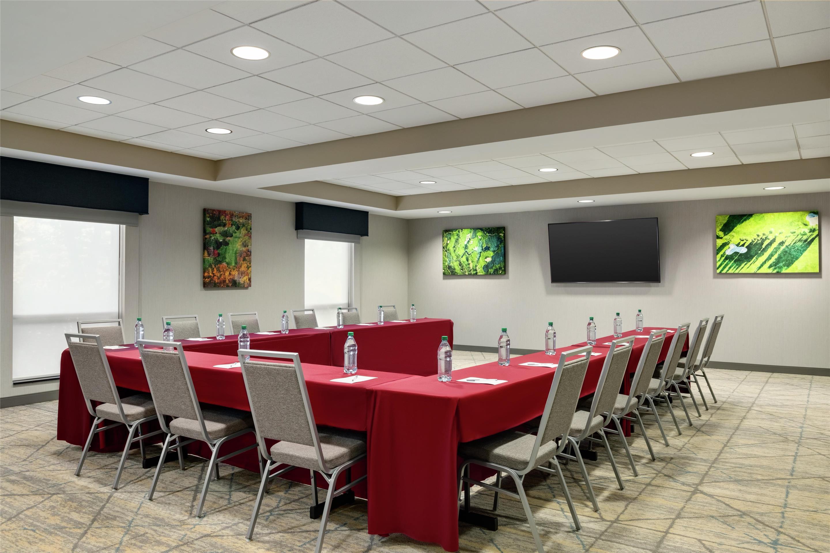 Meeting Room | Hampton Inn & Suites Pittsburgh/Harmarville
