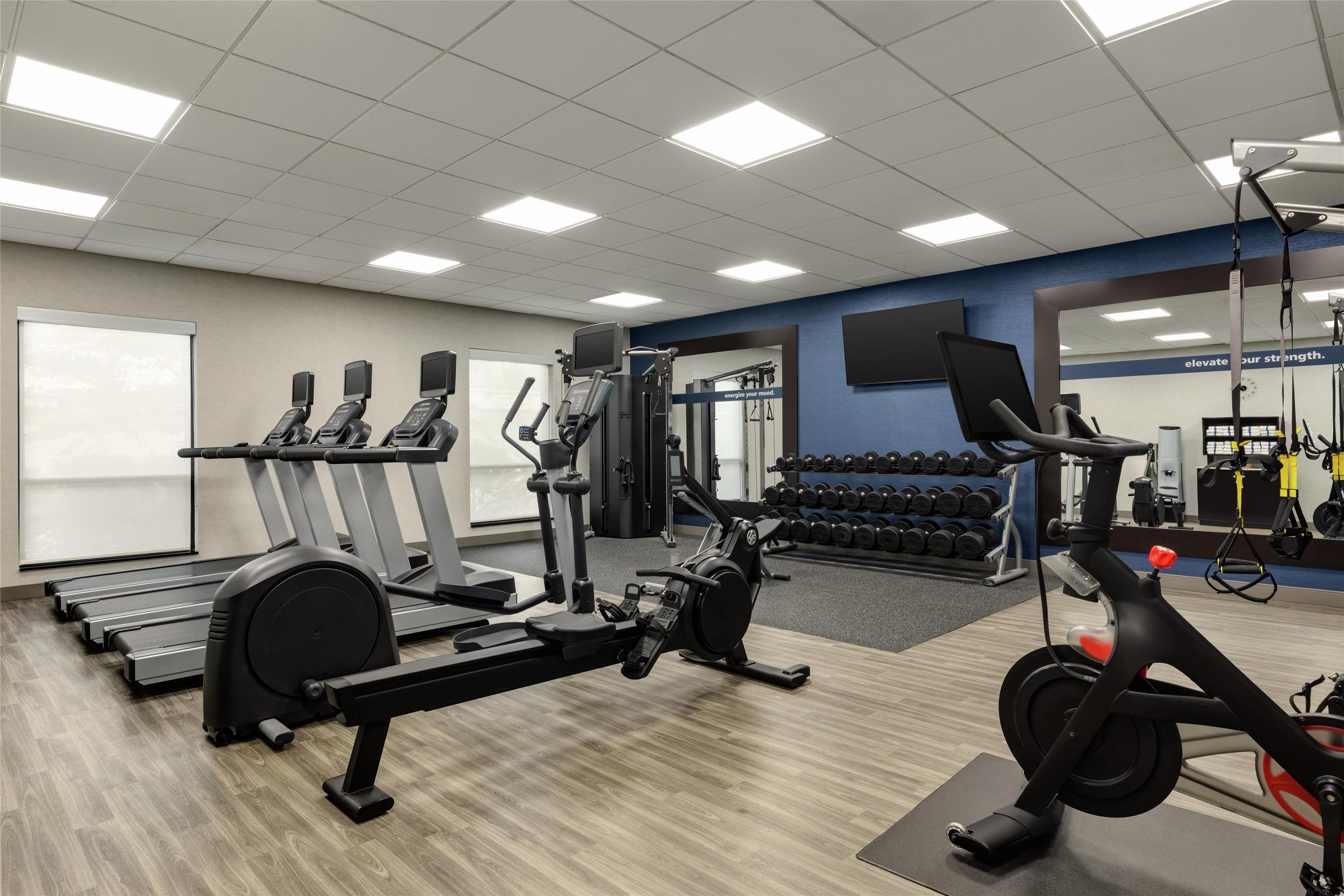 Health club fitness center gym | Hampton Inn & Suites Pittsburgh/Harmarville