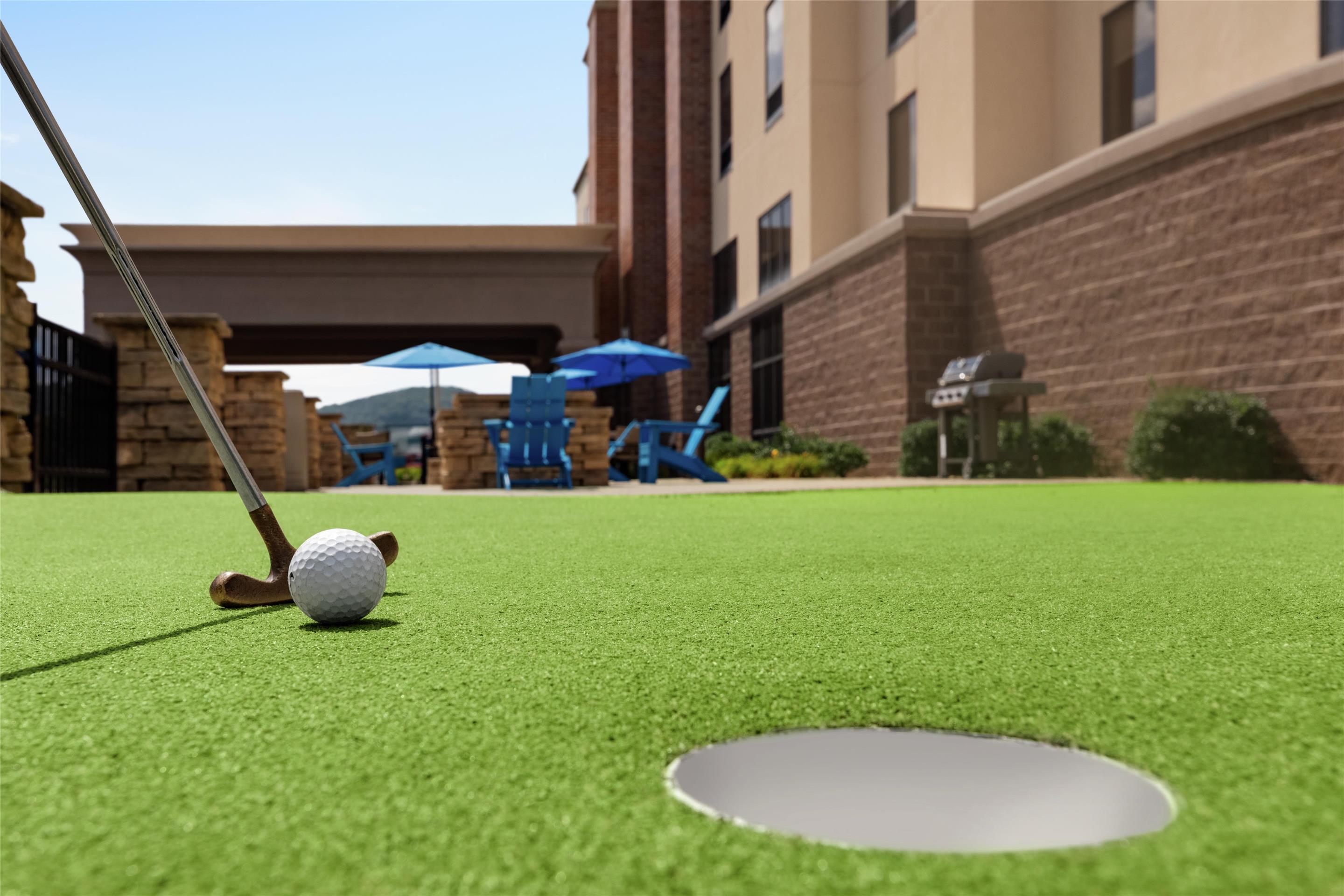 Golf | Hampton Inn & Suites Pittsburgh/Harmarville