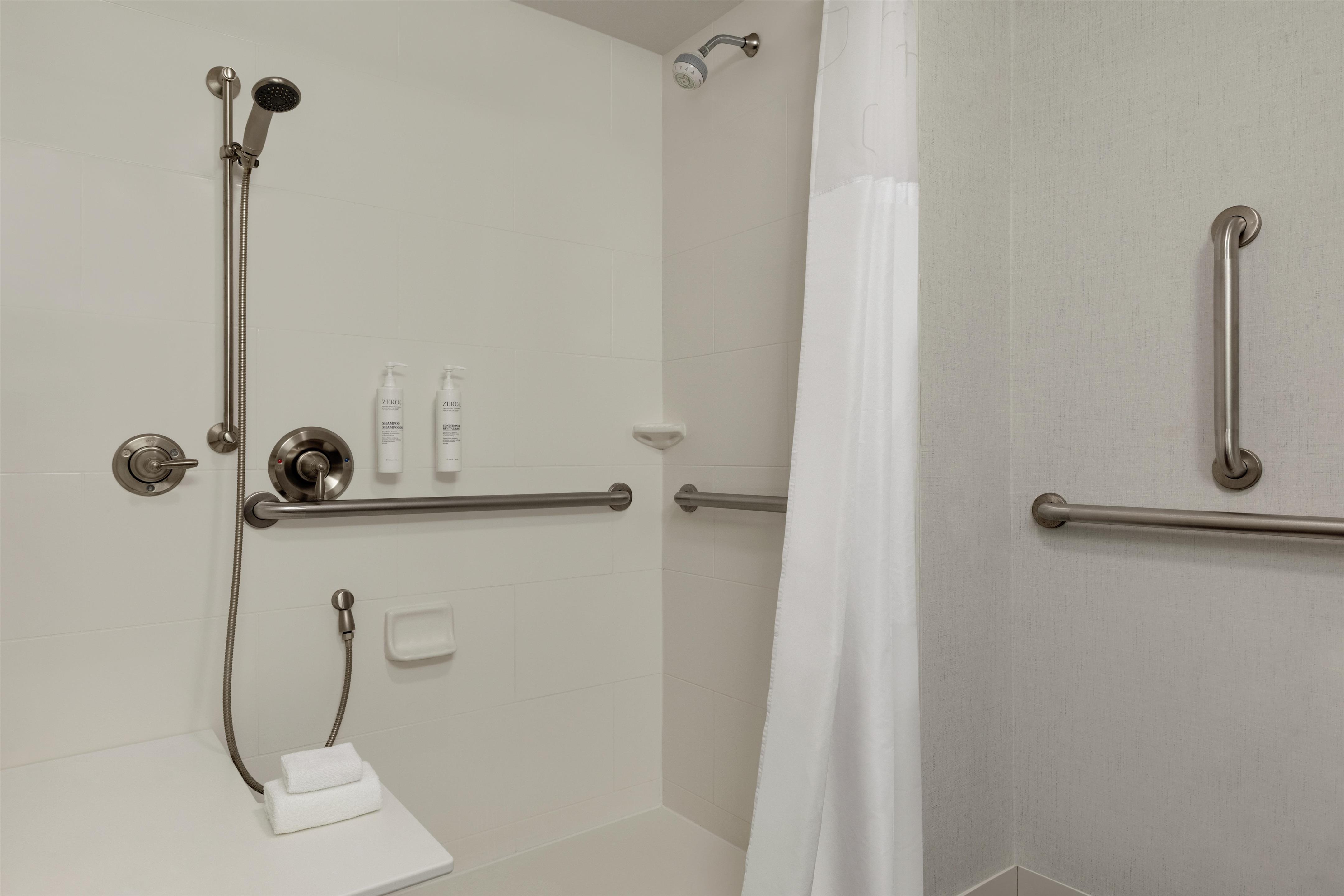 Guest room bath