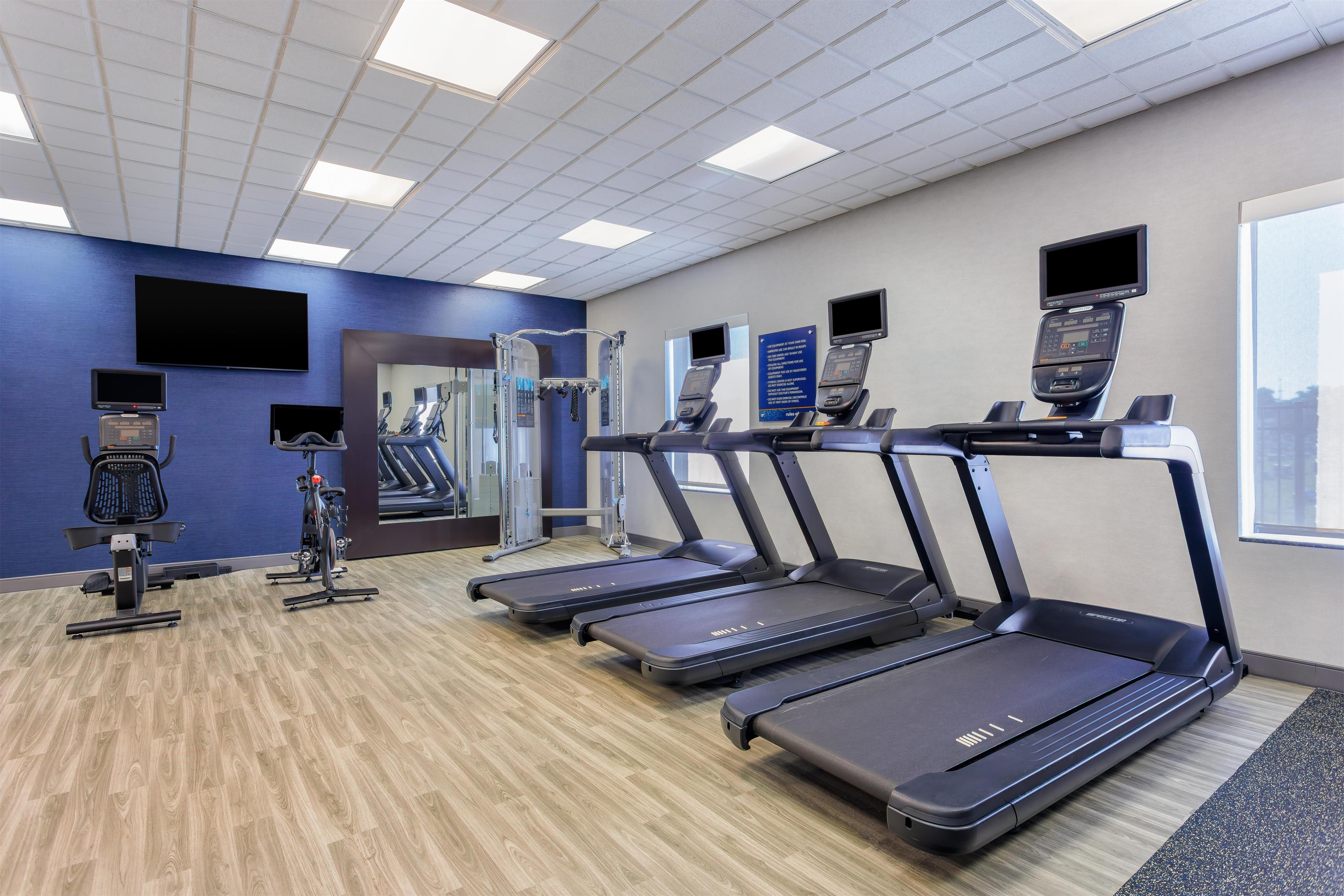 Health club fitness center gym | Hampton Inn & Suites Parkersburg Downtown