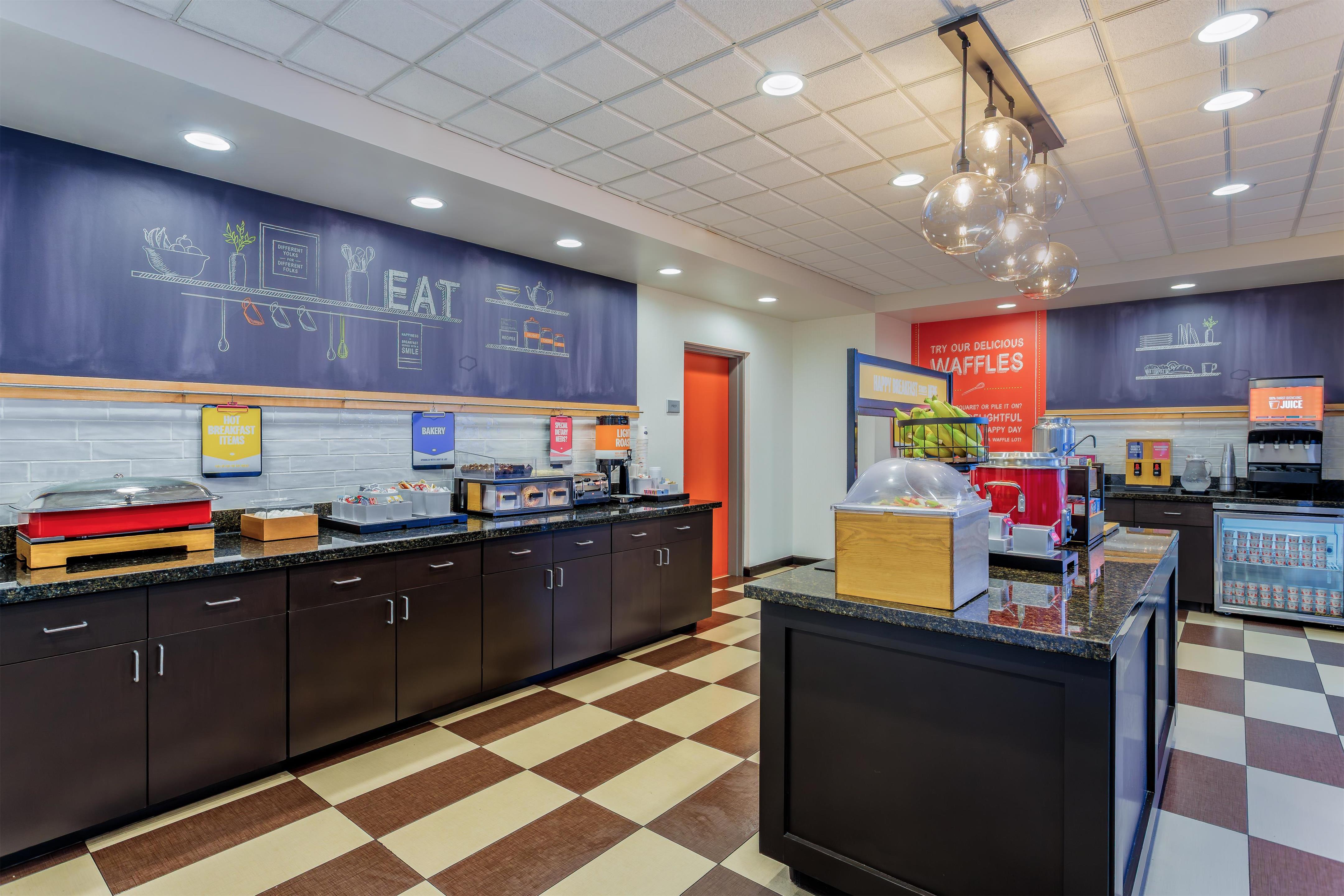 Restaurant | Hampton Inn & Suites Parkersburg Downtown