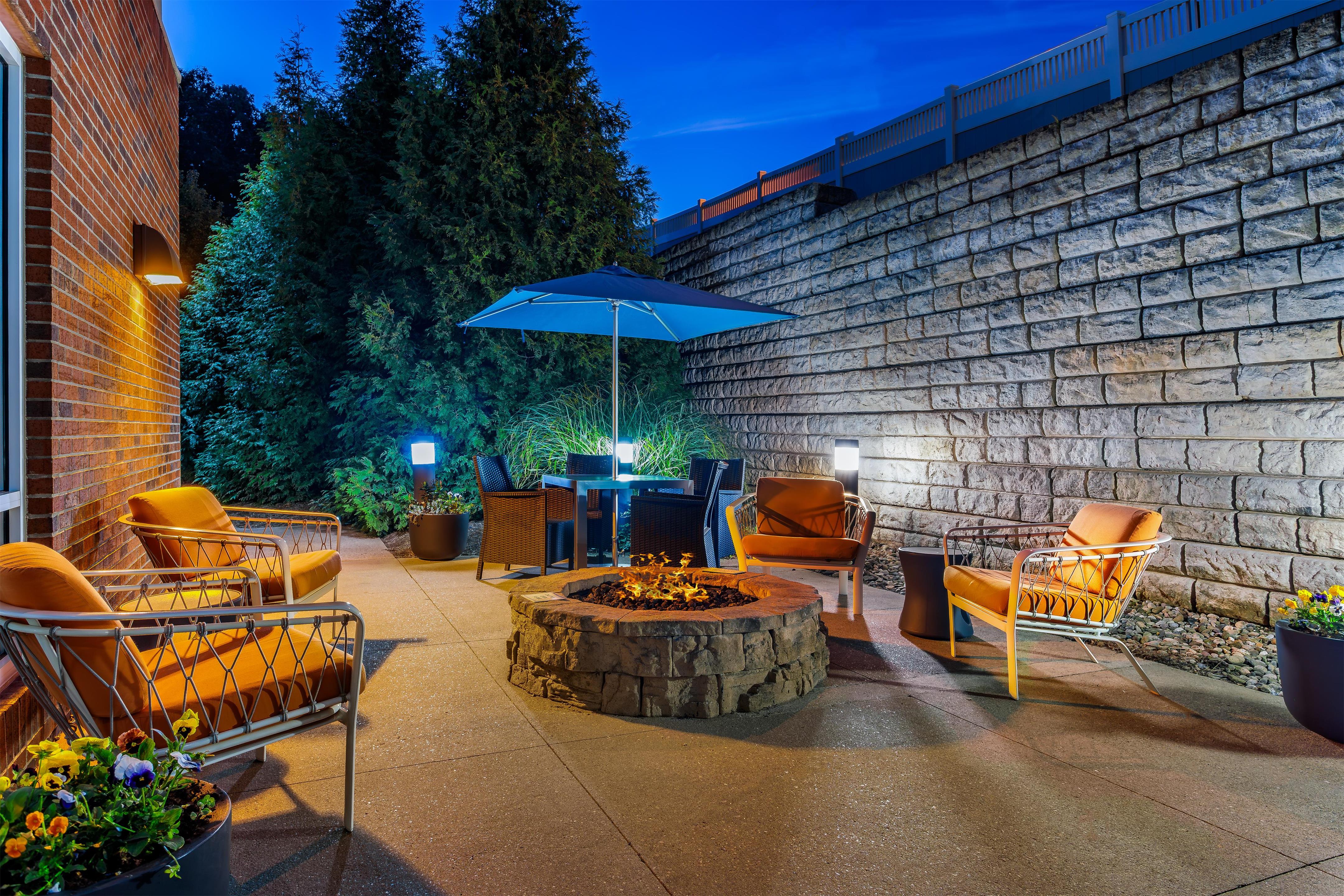 Exterior | Hampton Inn & Suites Parkersburg Downtown
