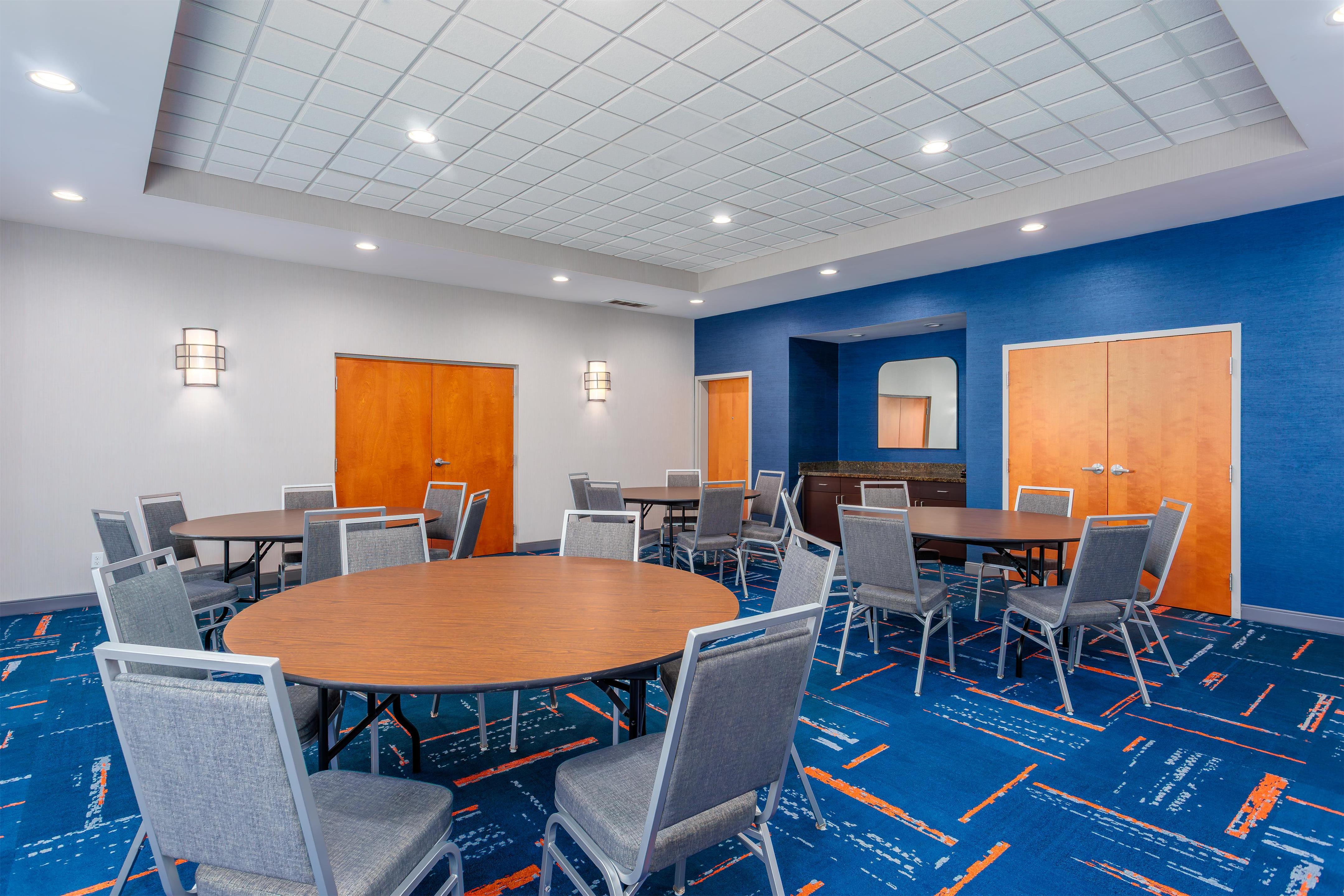 Meeting Room | Hampton Inn & Suites Parkersburg Downtown