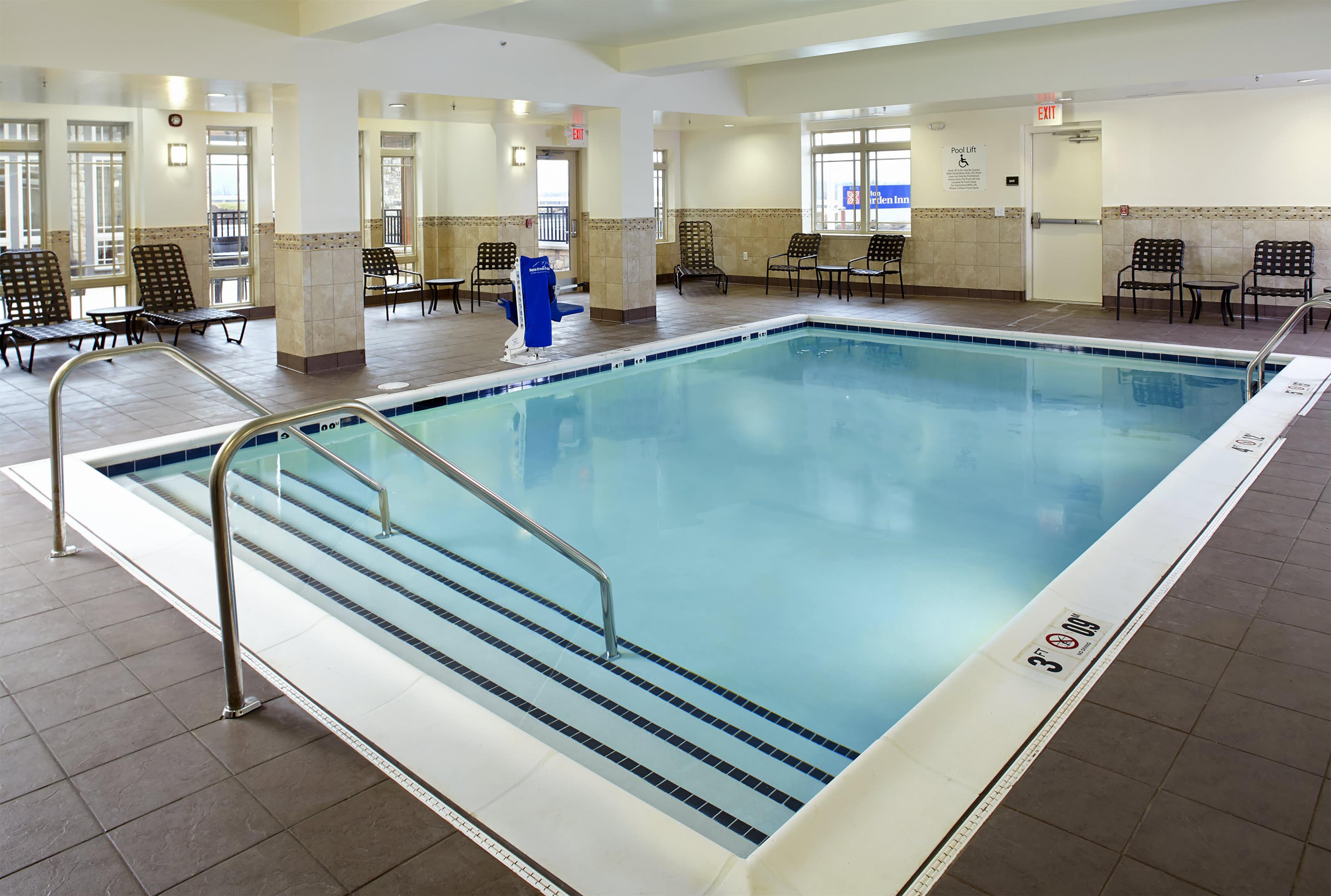 Pool | Hilton Garden Inn Roanoke