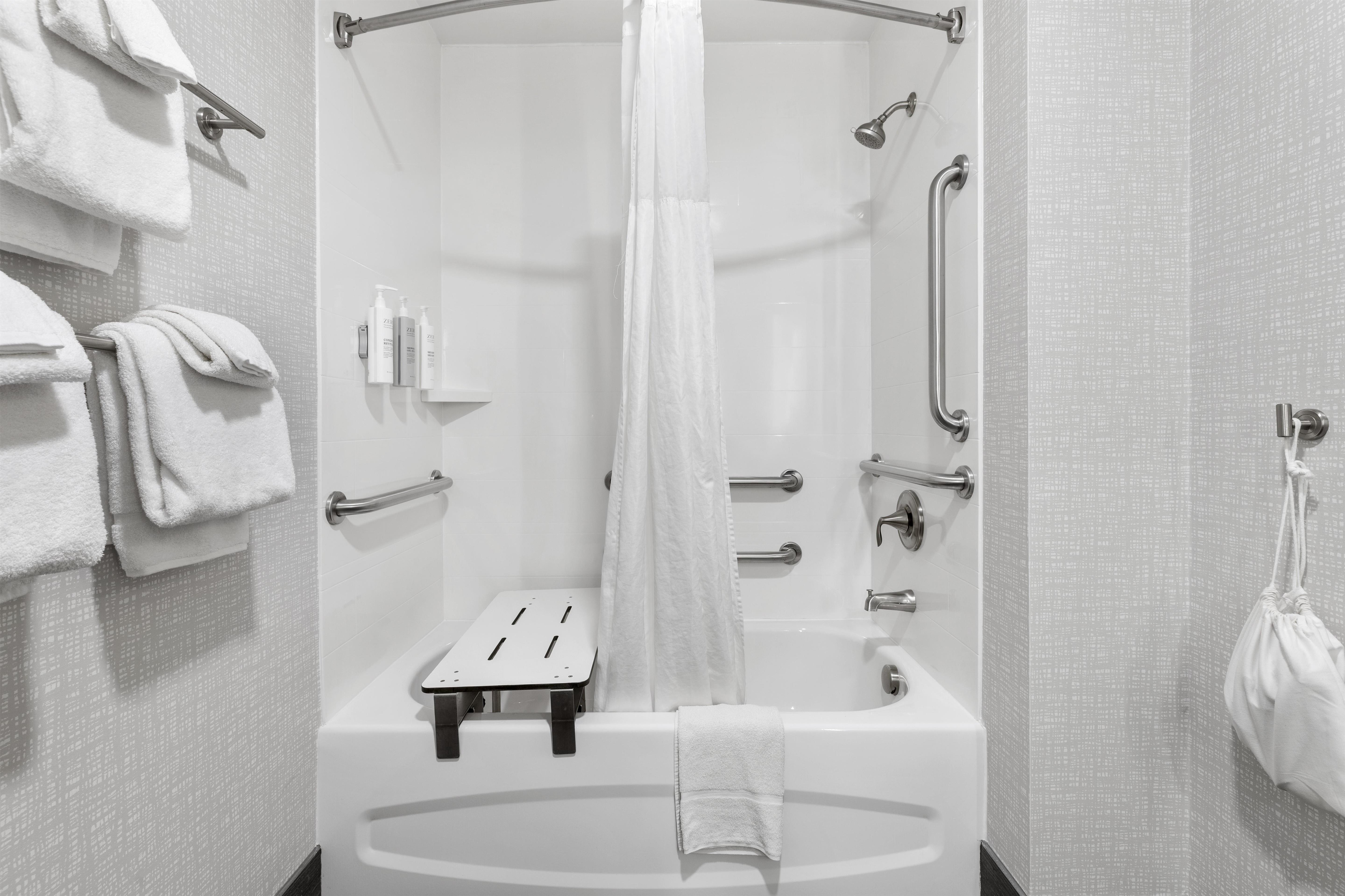 Hampton Inn Salem Room Type - 1 KNG ACCESSIBLE TUB NS