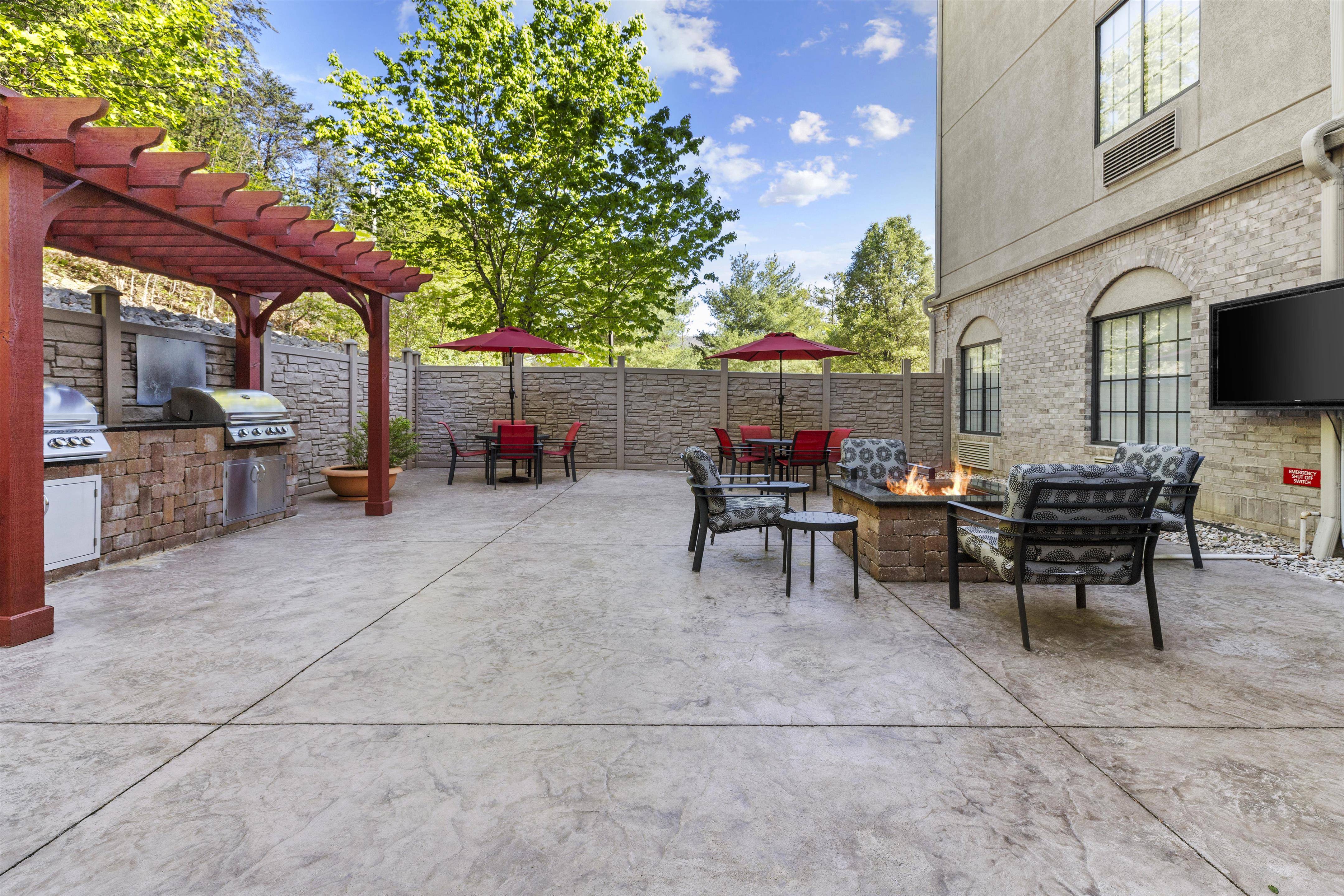 Exterior | Hampton Inn Salem, VA