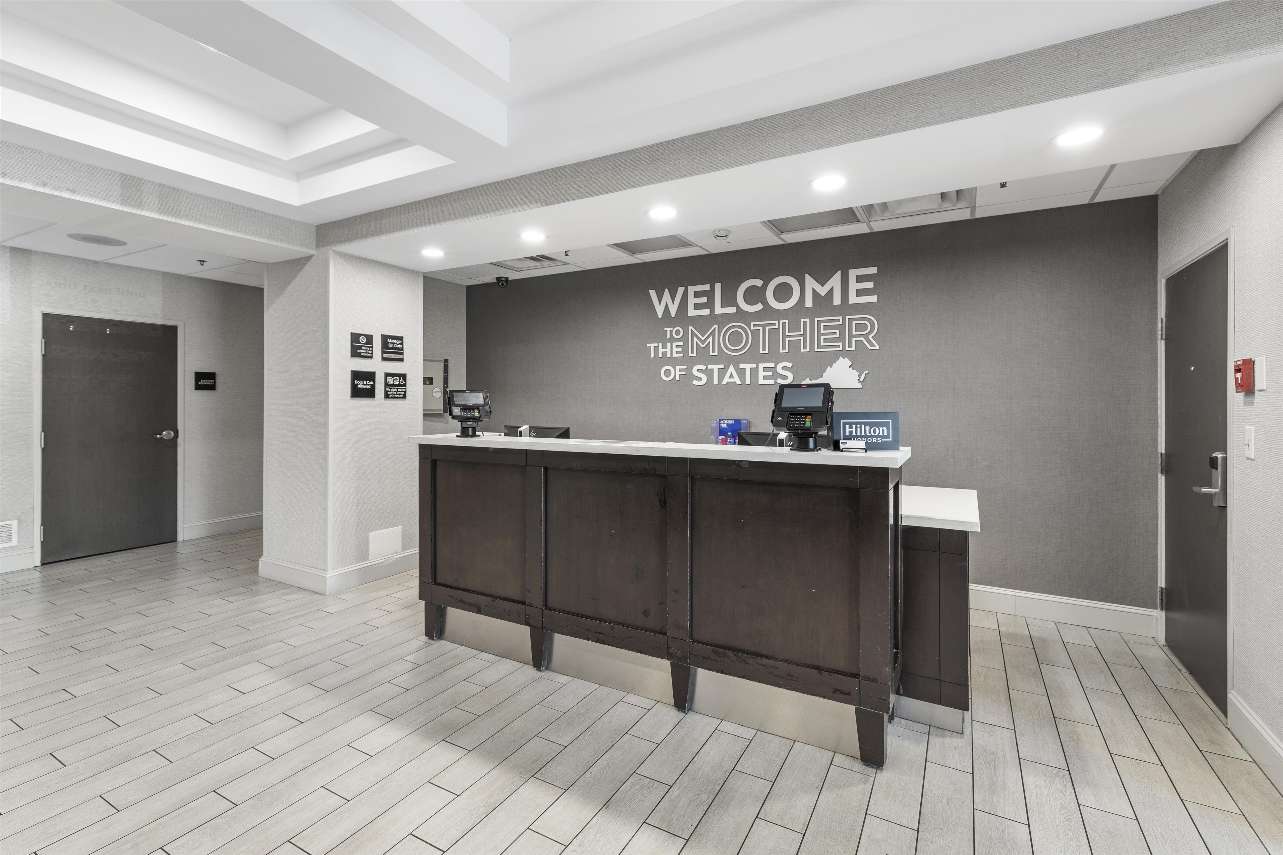 Reception | Hampton Inn Salem, VA