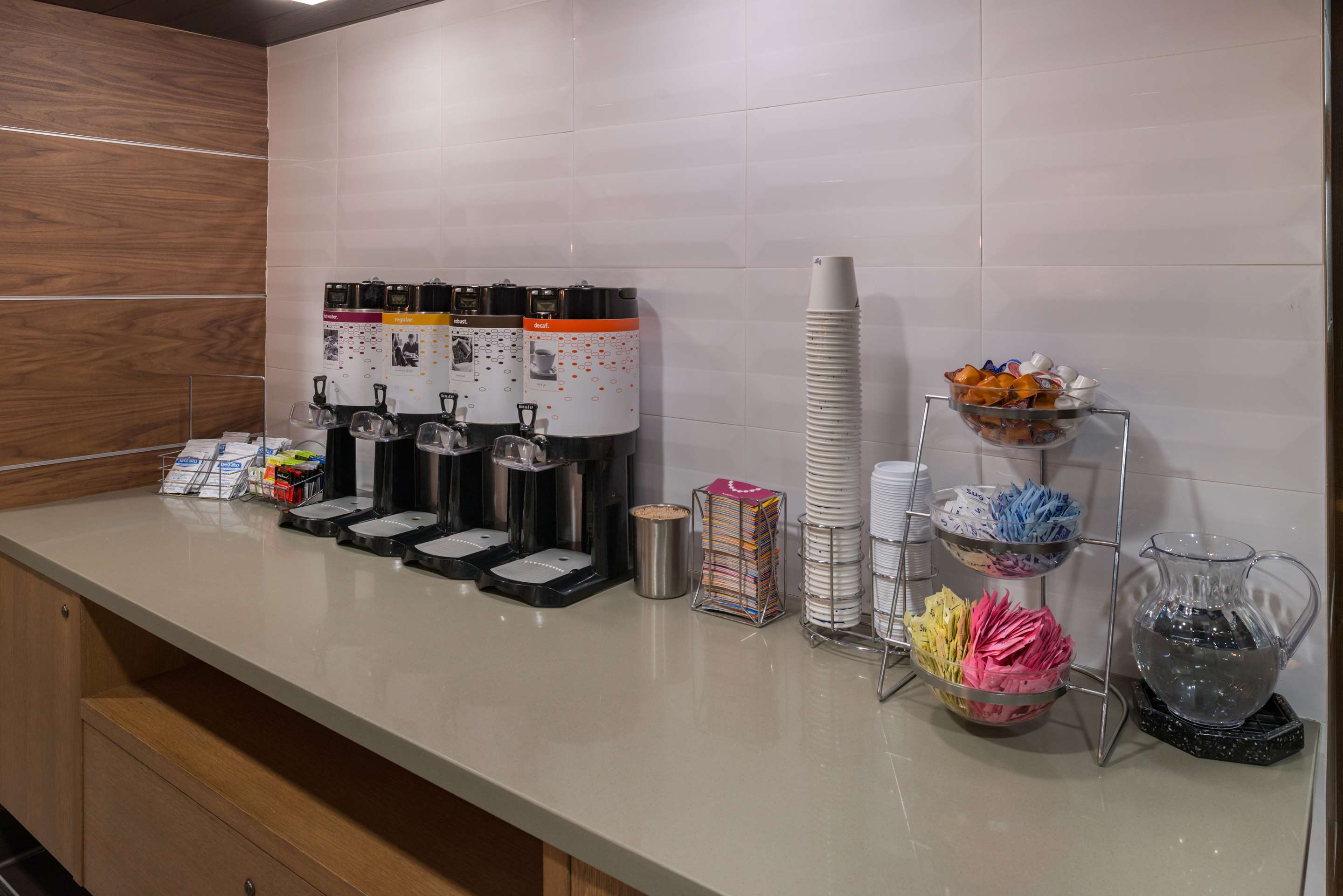 Breakfast Area | Hampton Inn San Francisco Downtown/Convention Center