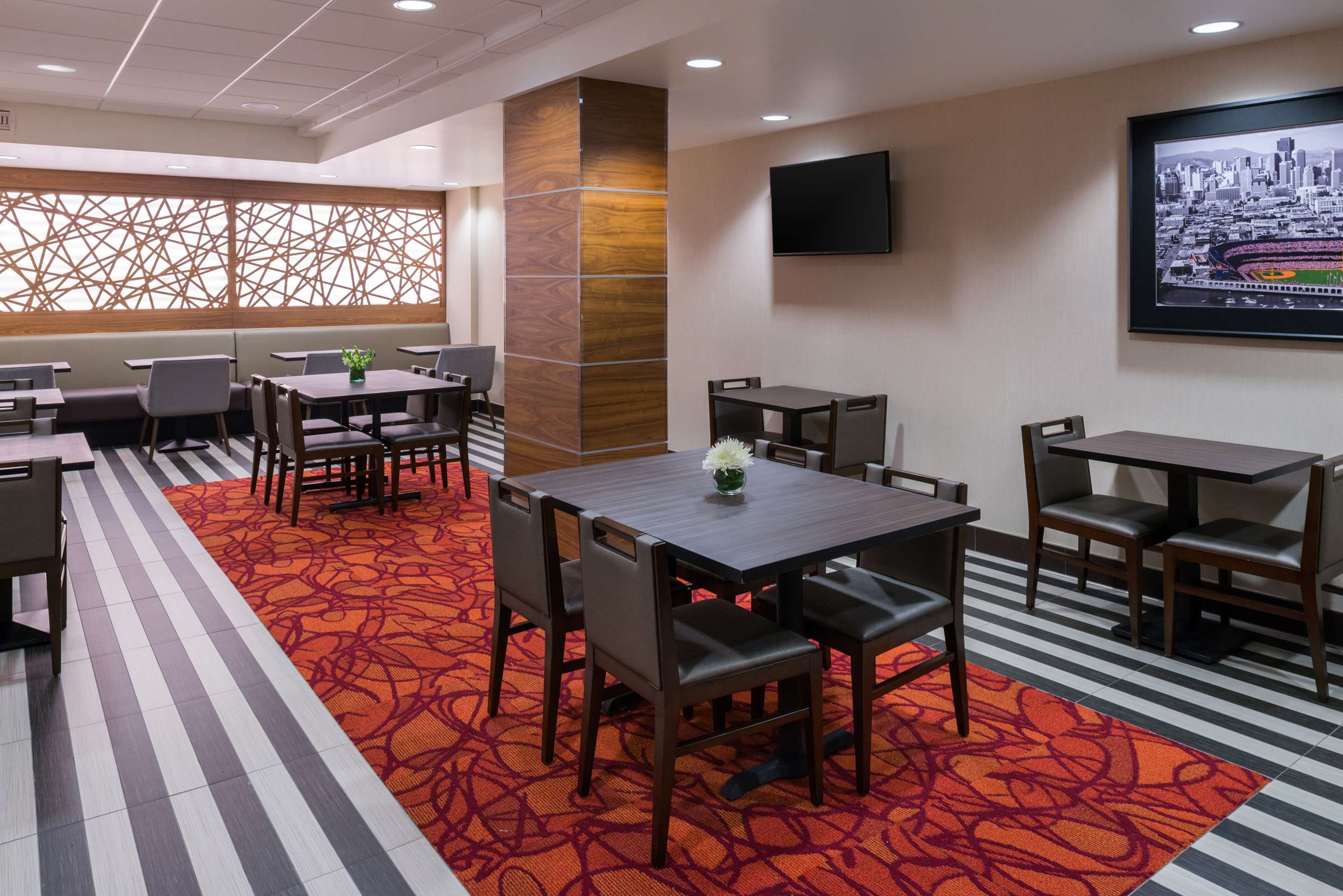 Lobby | Hampton Inn San Francisco Downtown/Convention Center