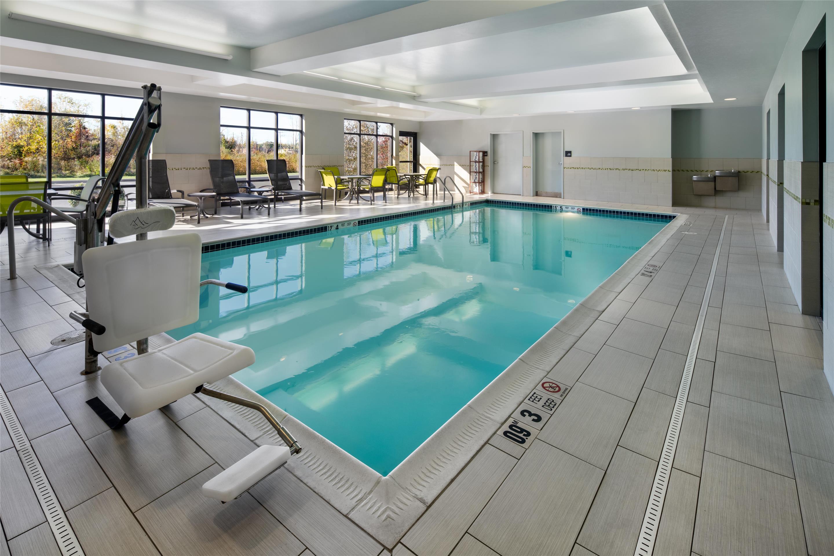 Pool | Hampton Inn Seneca Falls