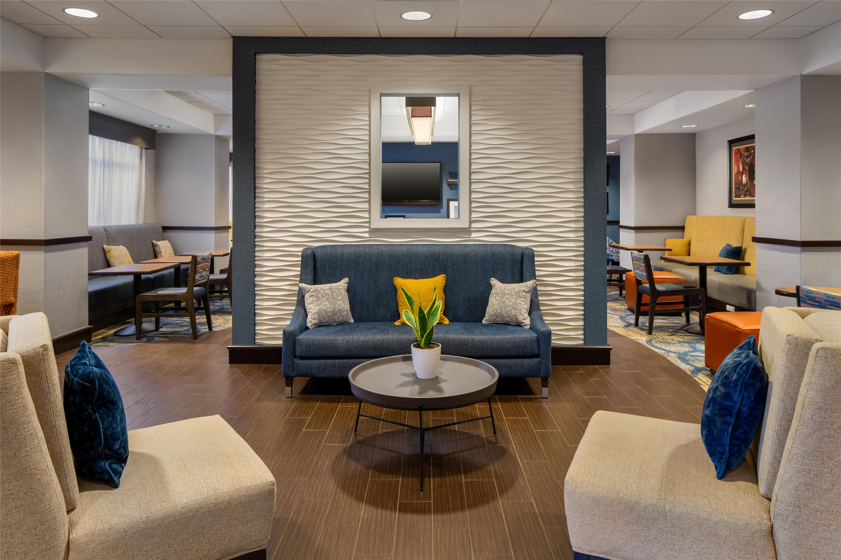 Lobby | Hampton Inn Seneca Falls