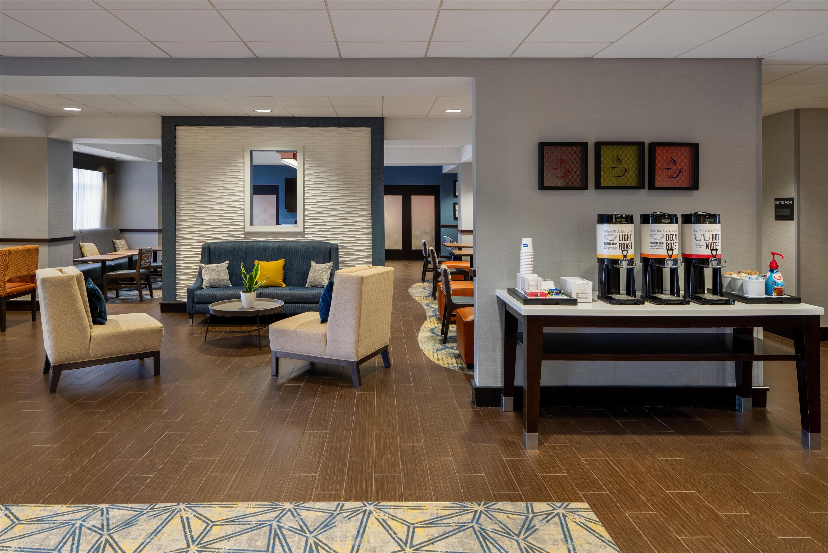 Lobby | Hampton Inn Seneca Falls