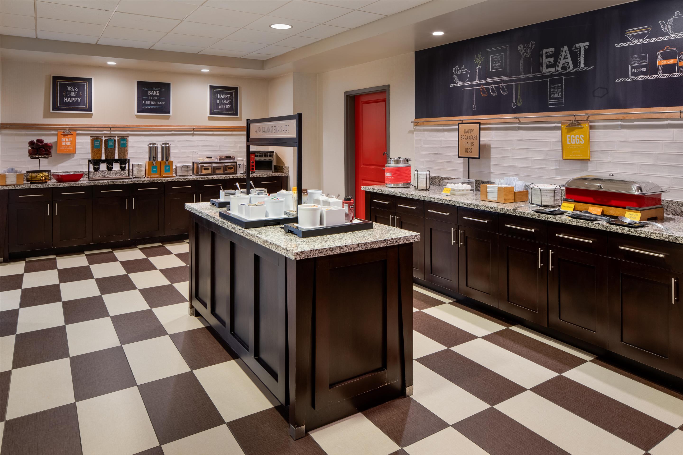 Breakfast Area | Hampton Inn Seneca Falls