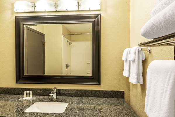  - Baymont Inn & Suites Copley - I-77, Exit 137