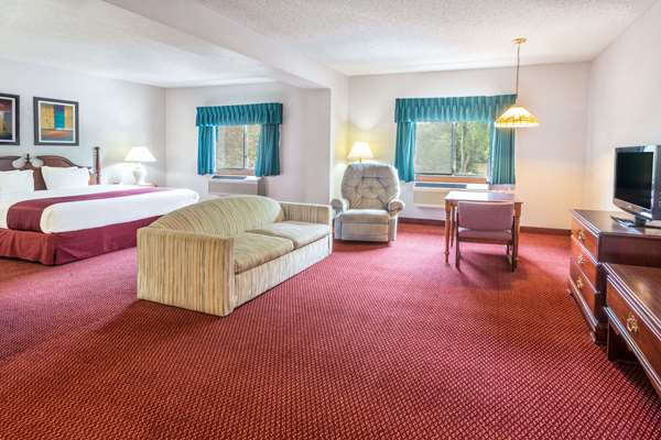 Suite - Days Inn Tiffin