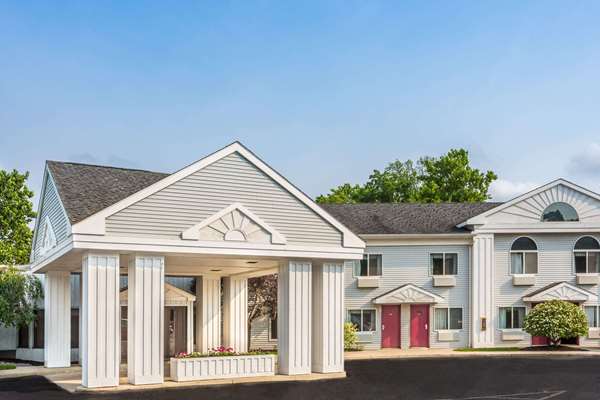 Exterior view - Days Inn Tiffin