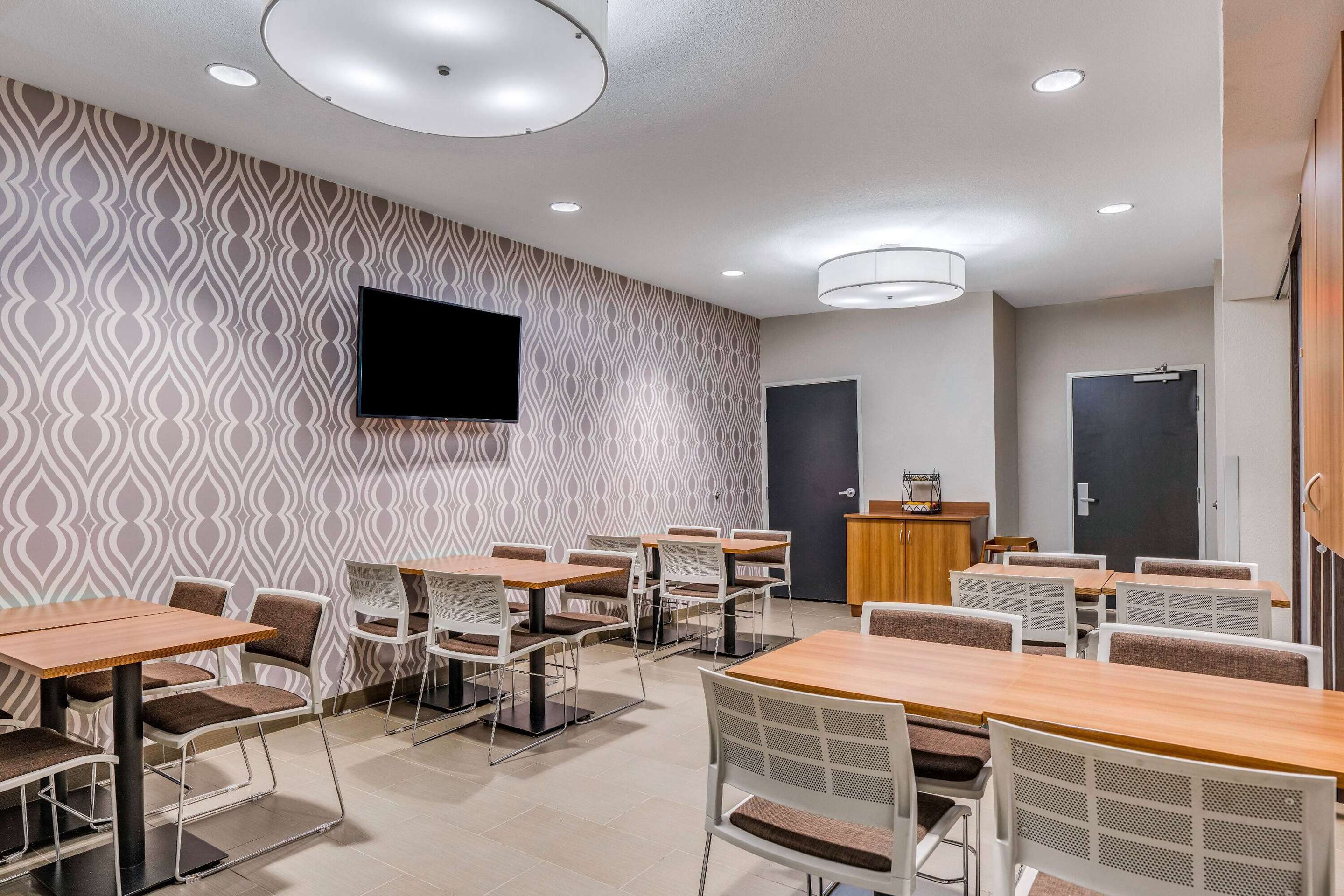 Breakfast Area | Microtel Inn & Suites by Wyndham Sweetwater
