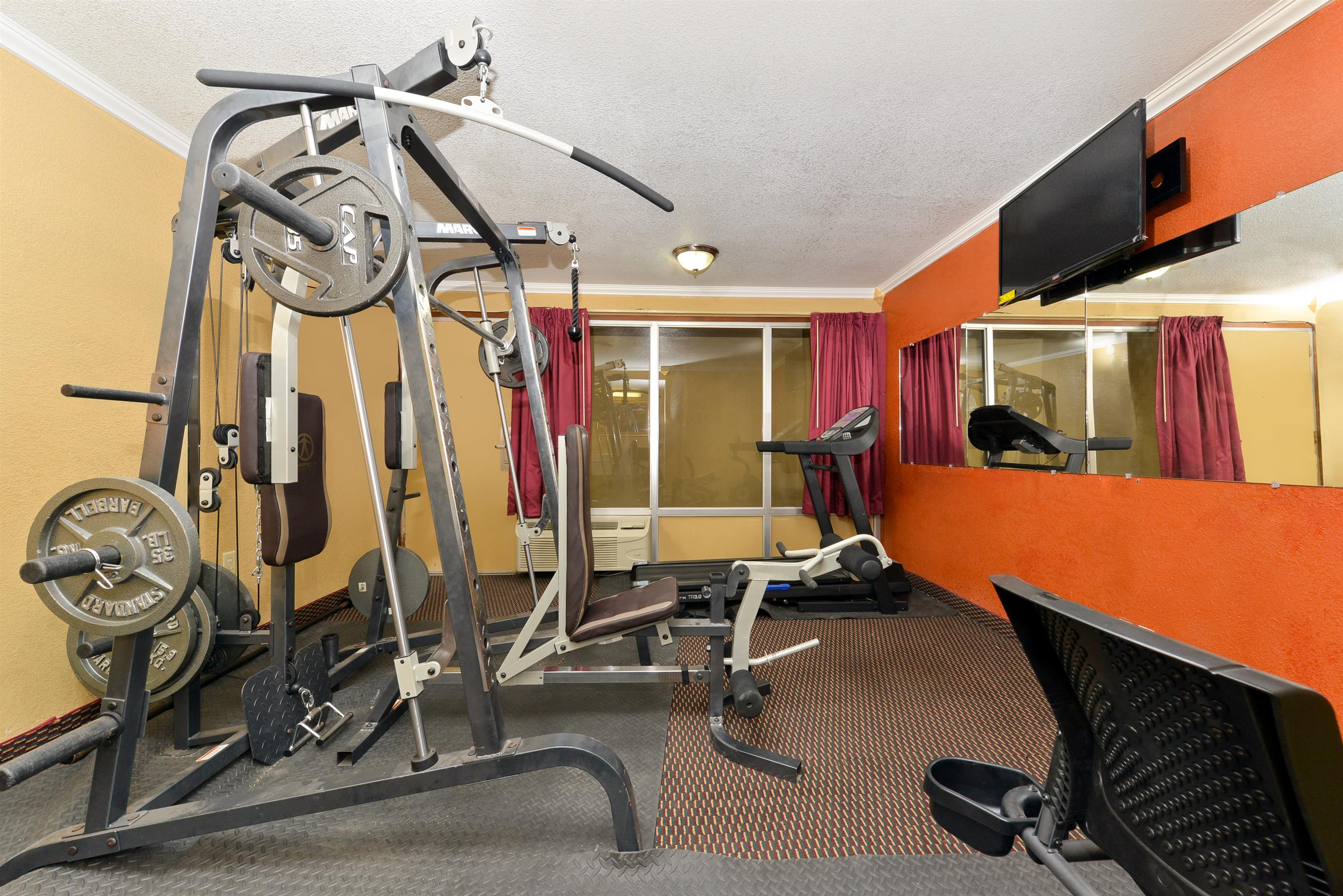 Fitness Center | Americas Best Value Inn Schulenburg