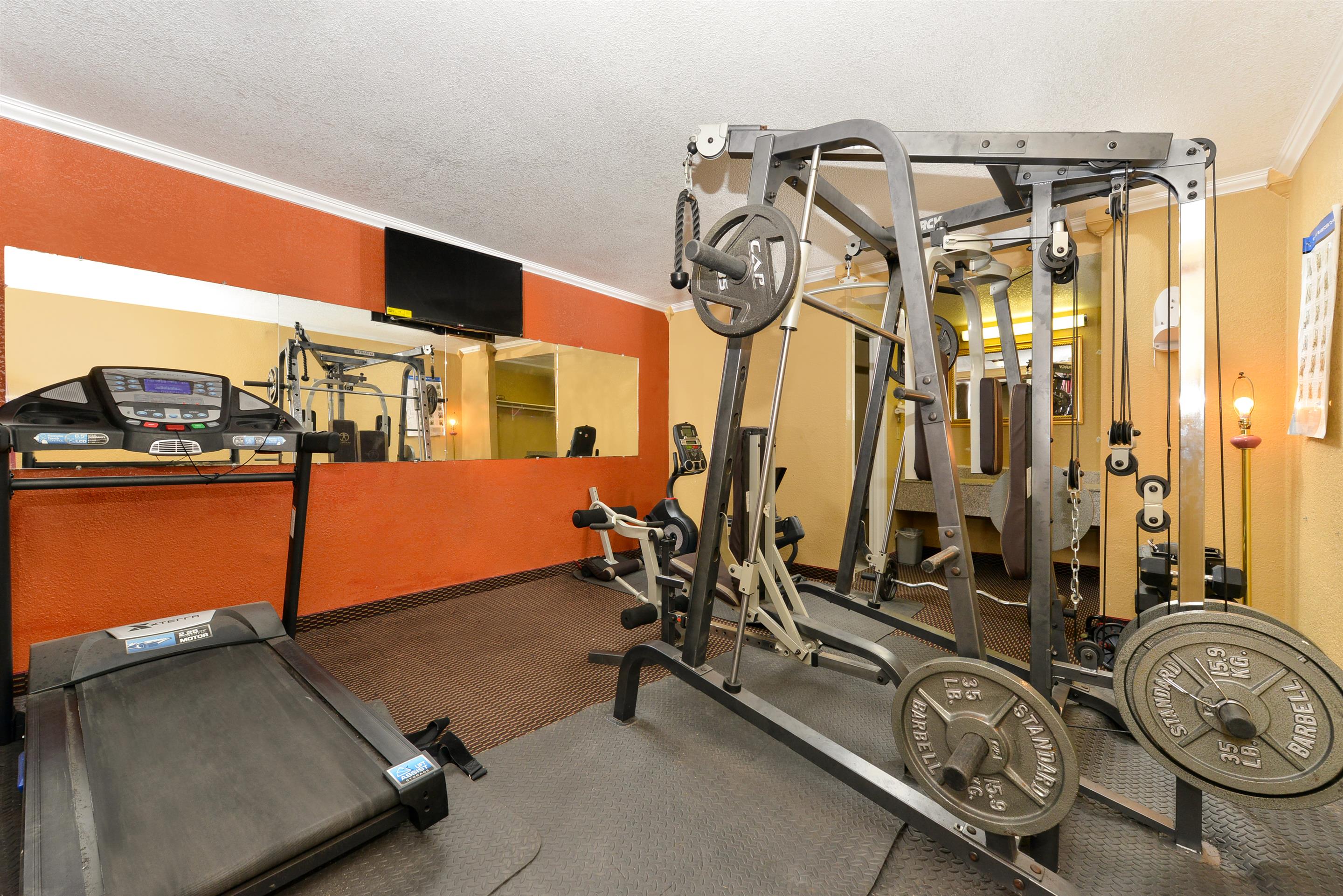 Fitness Center | Americas Best Value Inn Schulenburg