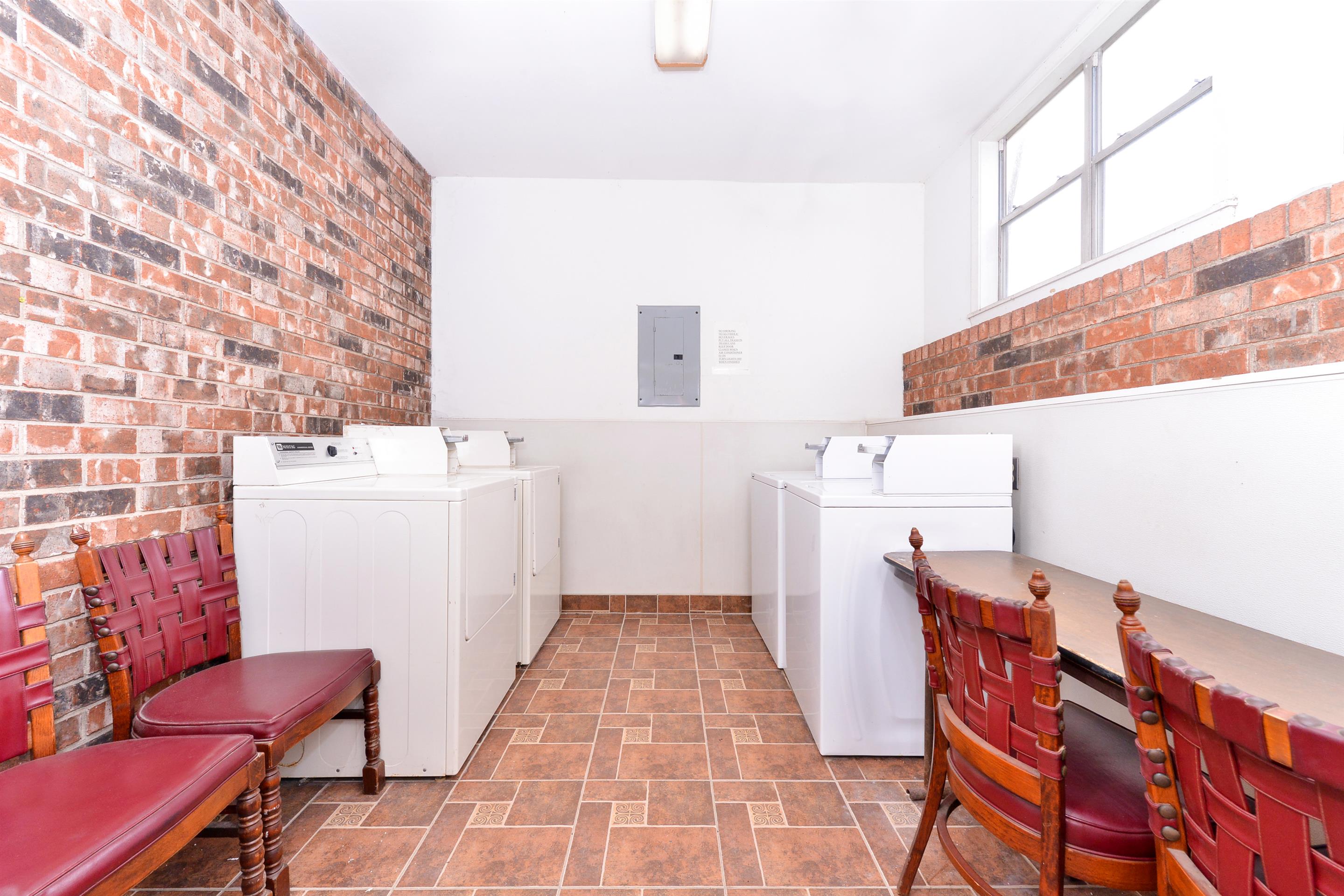 Laundry Room | Americas Best Value Inn Schulenburg