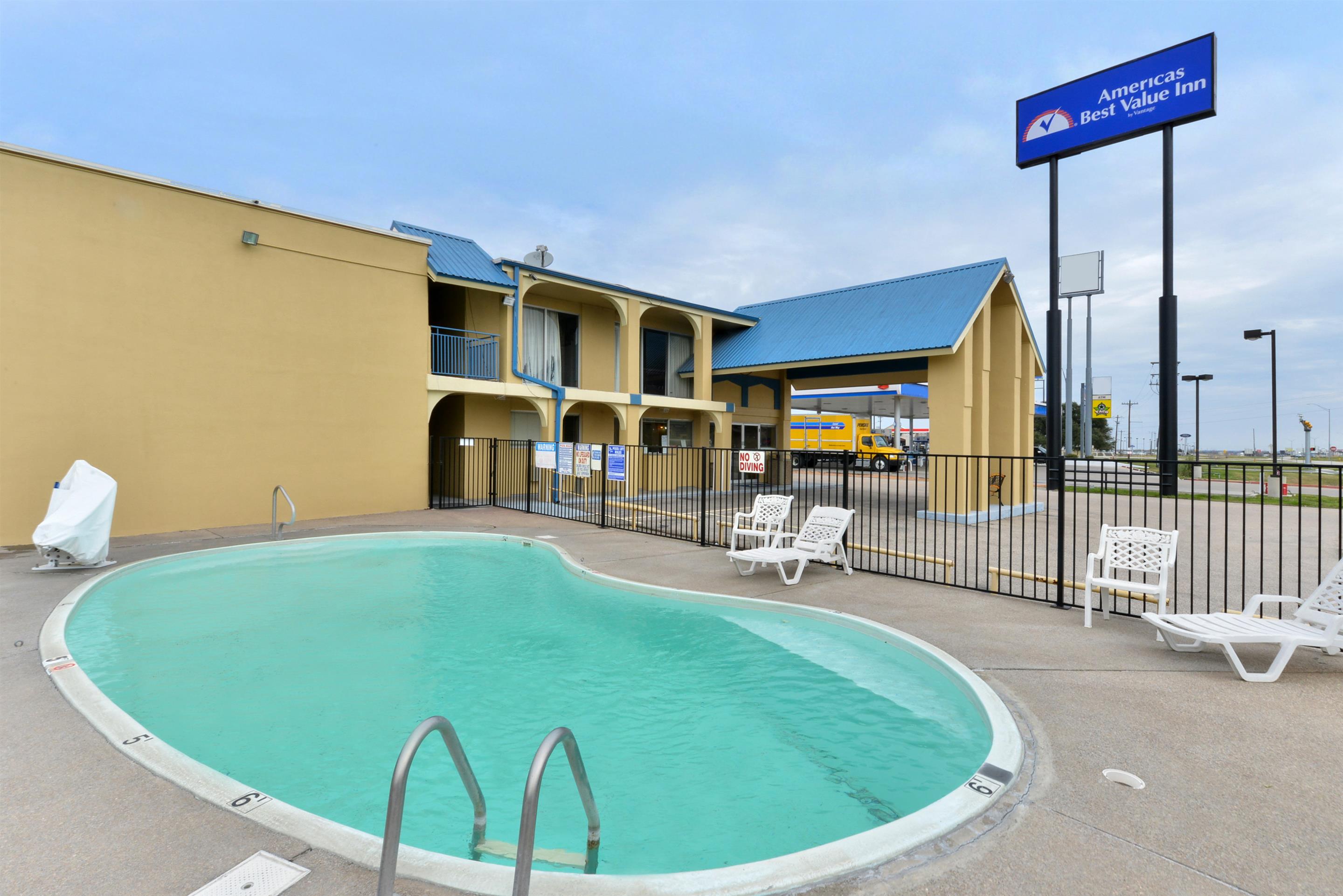 Pool View | Americas Best Value Inn Schulenburg