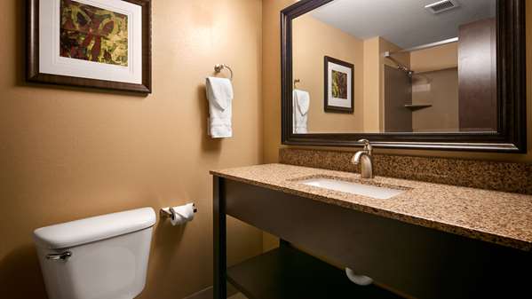 - Best Western Woodland Inn - I-5, Exit 21