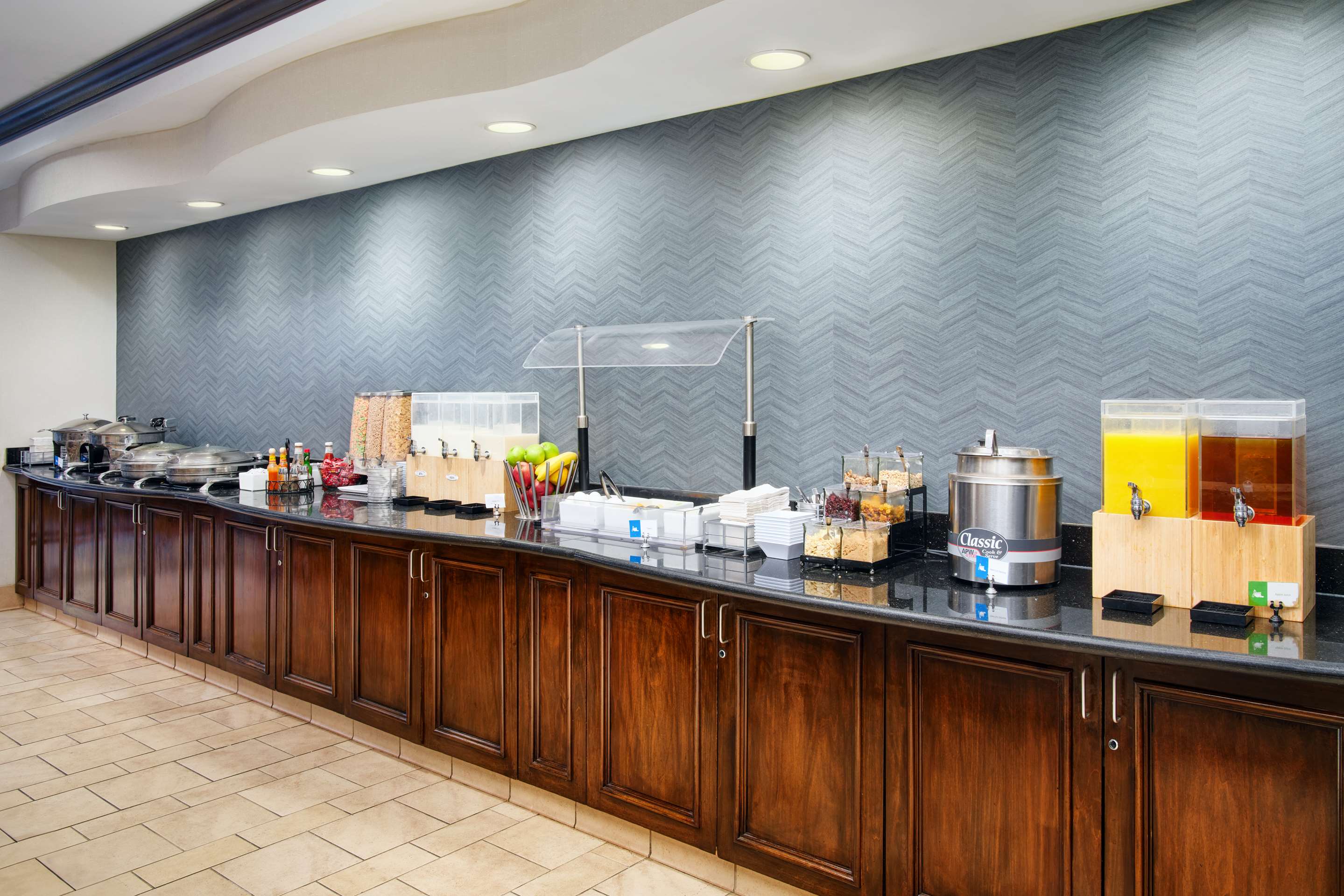 Restaurant | HYATT house Sterling/Dulles Airport-North