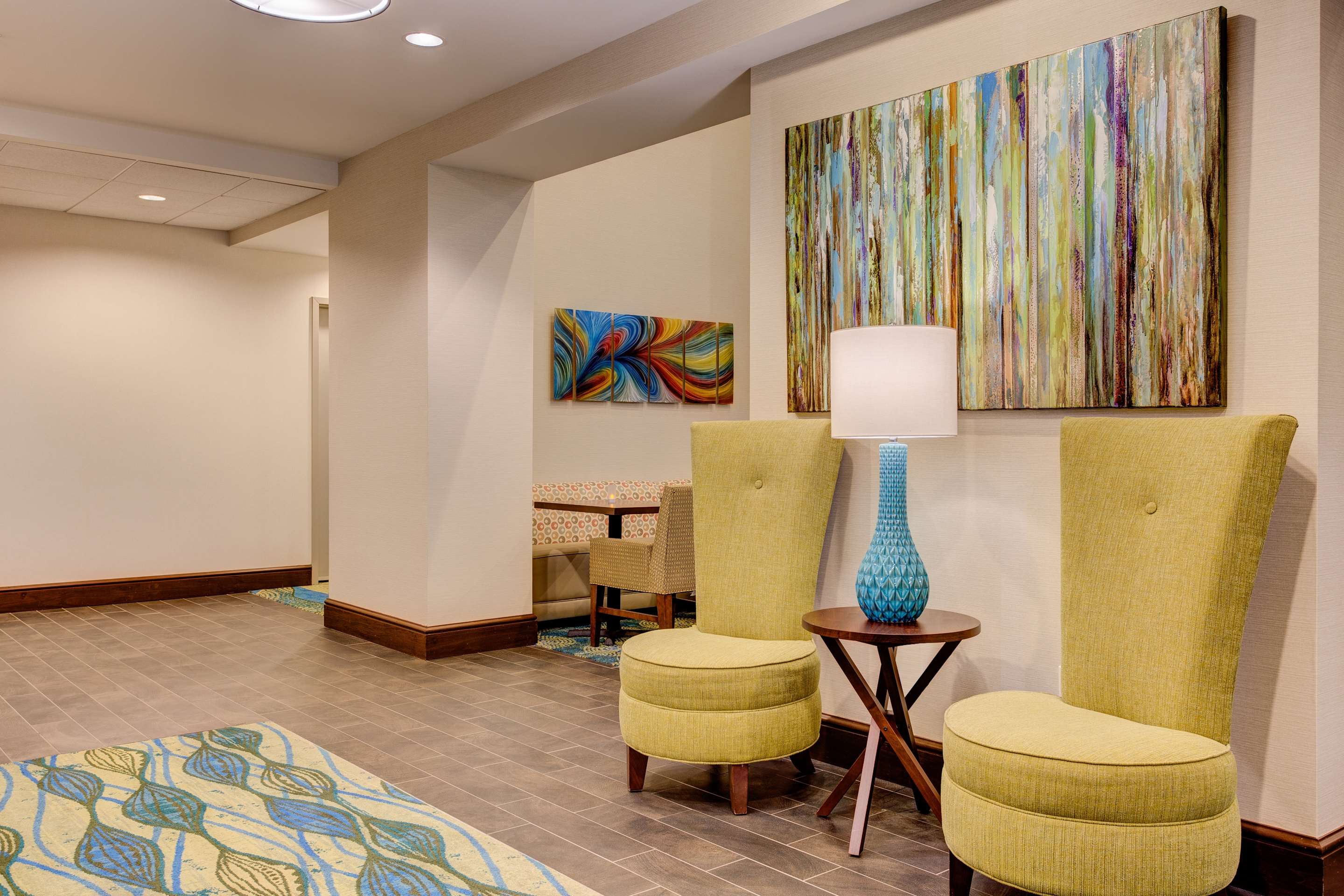 Reception | Hampton Inn & Suites Manchester