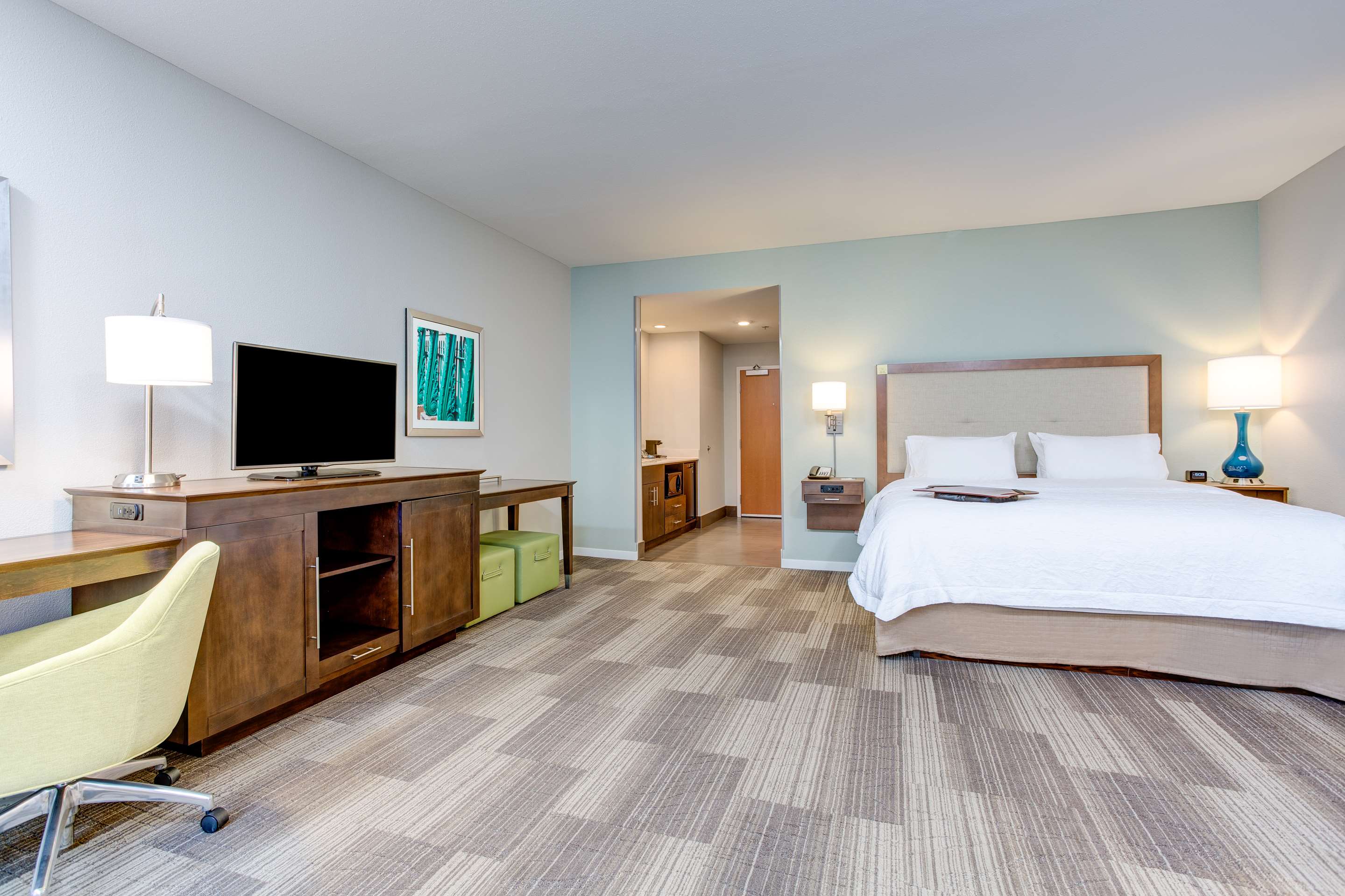 Guest room