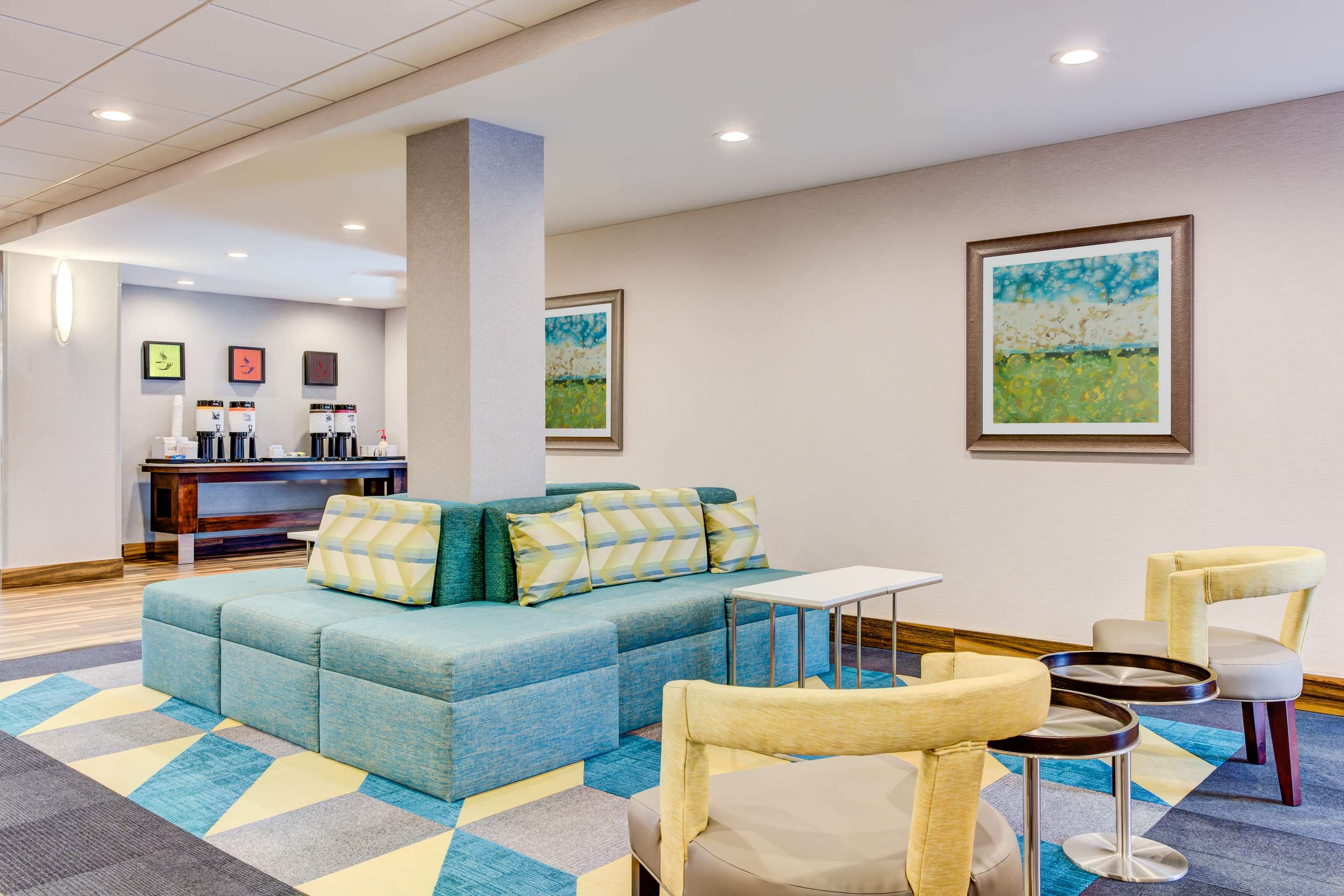 Reception | Hampton Inn & Suites Macon I-475