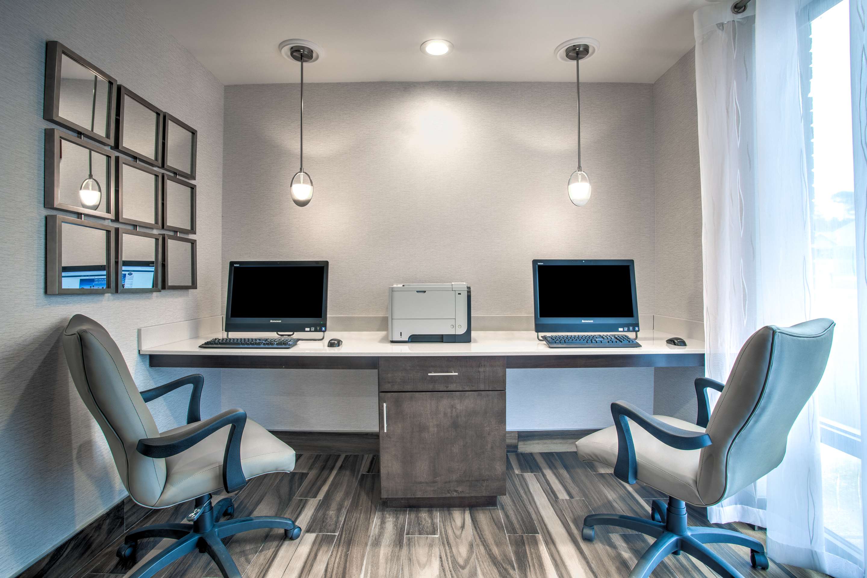 Business Center | Hampton Inn & Suites Macon I-475