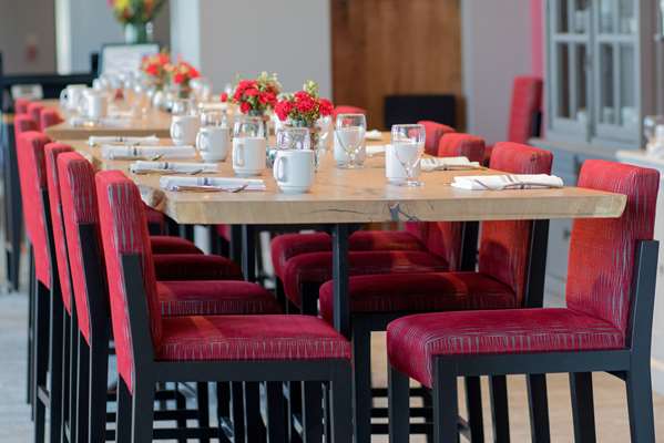 Restaurant - Hilton Philadelphia at Penns Landing Hotel - I-95, Exit 20