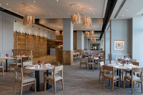 Restaurant - Hilton Philadelphia at Penns Landing Hotel - I-95, Exit 20