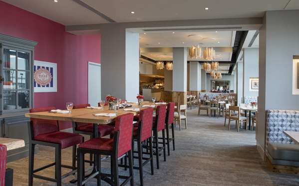 Restaurant - Hilton Philadelphia at Penns Landing Hotel - I-95, Exit 20