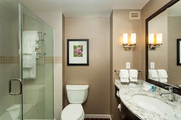  - Hilton Garden Inn Seattle Downtown - I-5, Exit 166