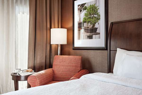  - Hilton Garden Inn Seattle Downtown - I-5, Exit 166