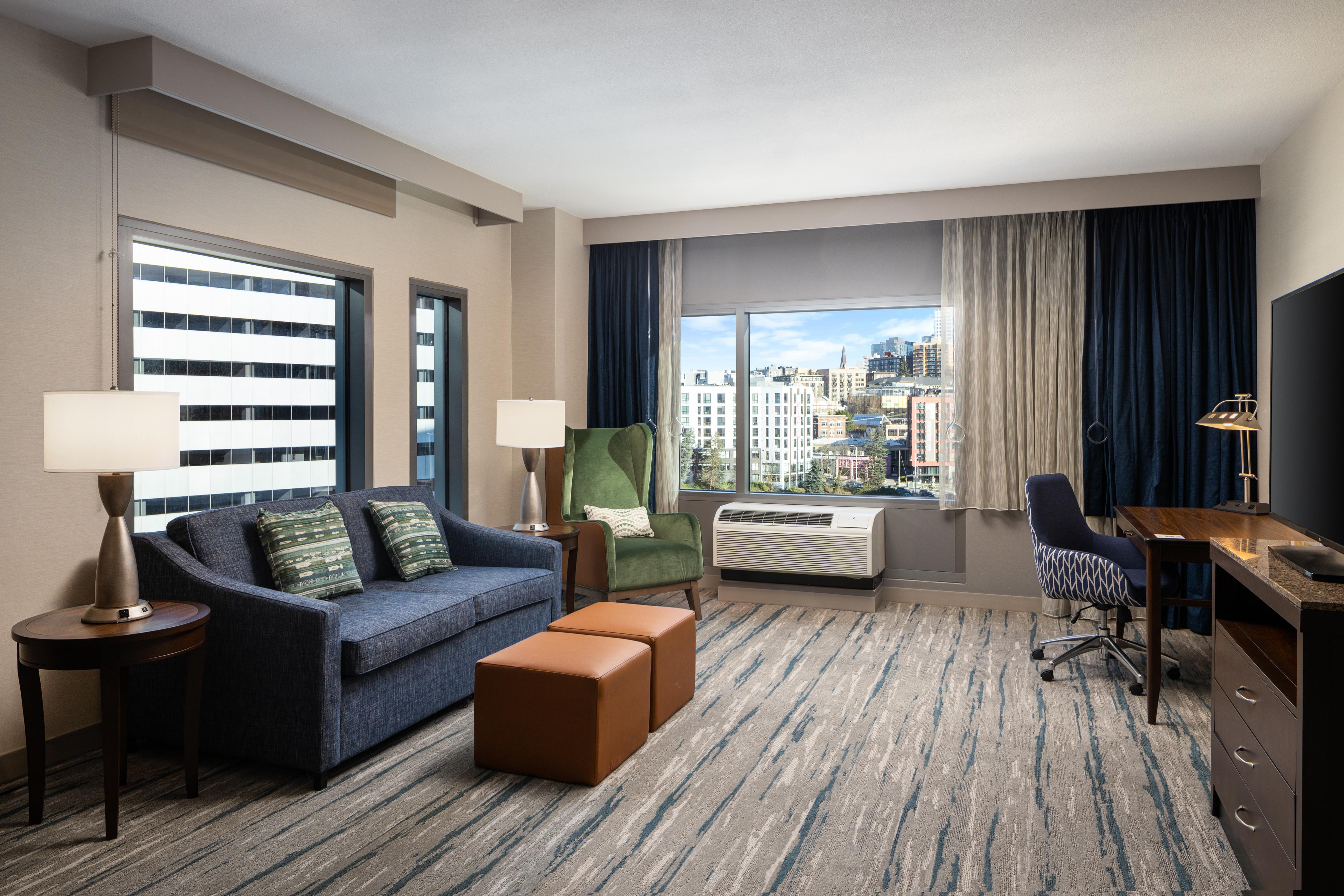 Hilton Garden Inn Seattle Downtown Room Type - 1KNG SUITE HEARING ACC